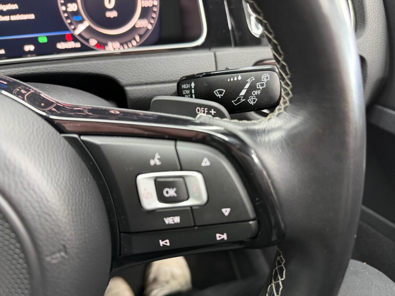 Volkswagen Golf - Image 27