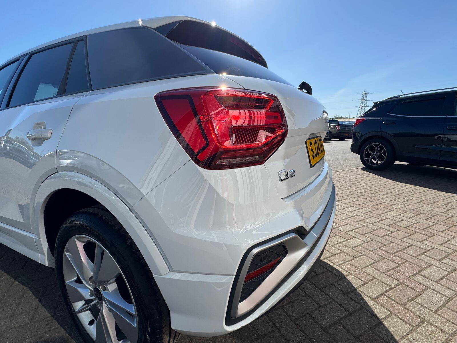 Audi Q2 - Image 10