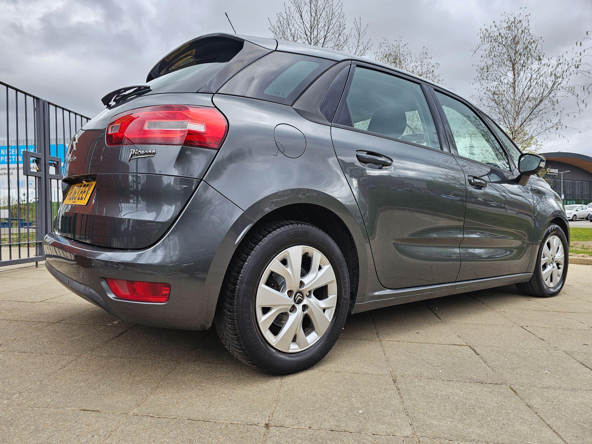 Citroen C4 Picasso - Image 17