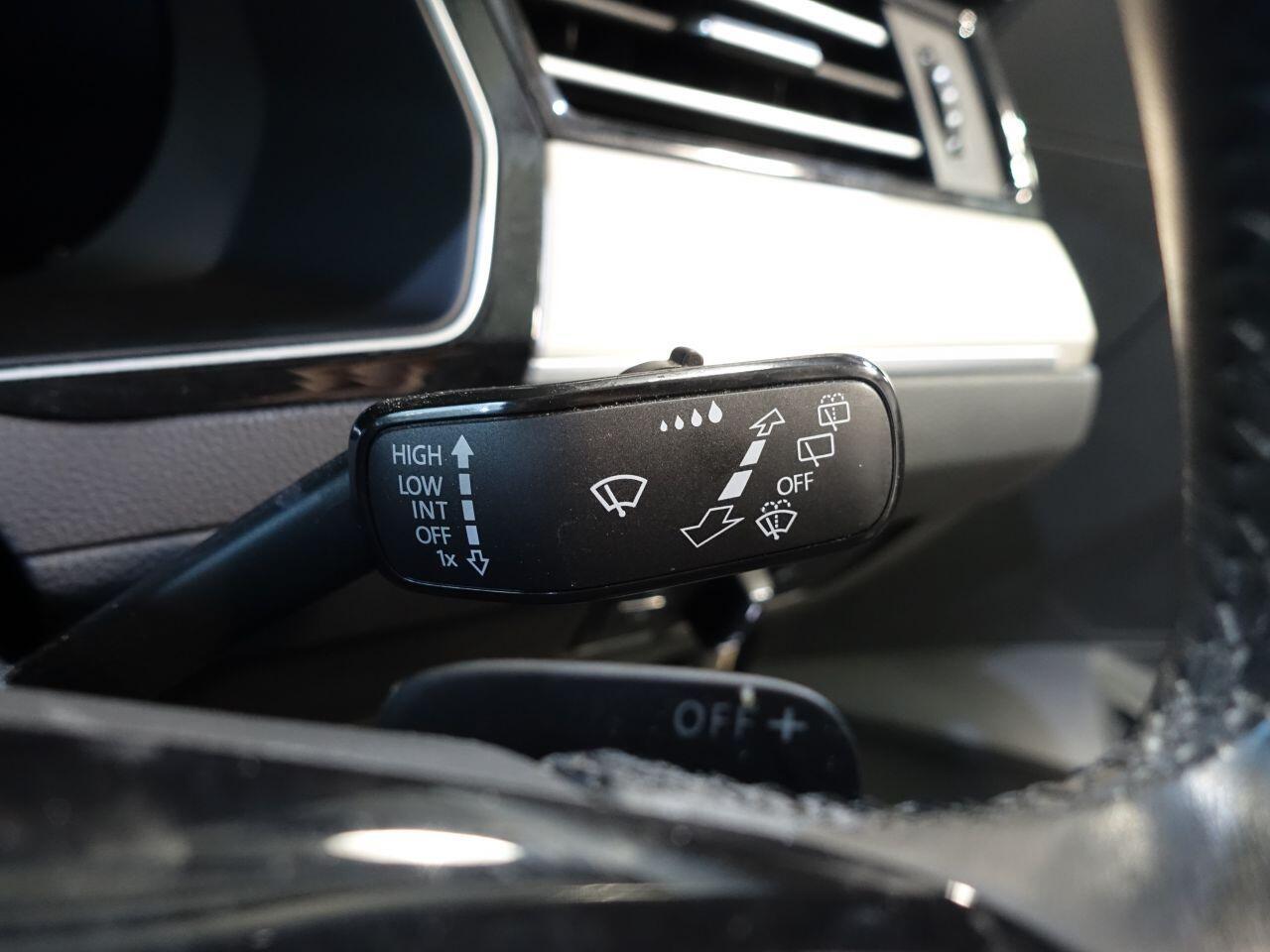 Volkswagen Passat - Image 24