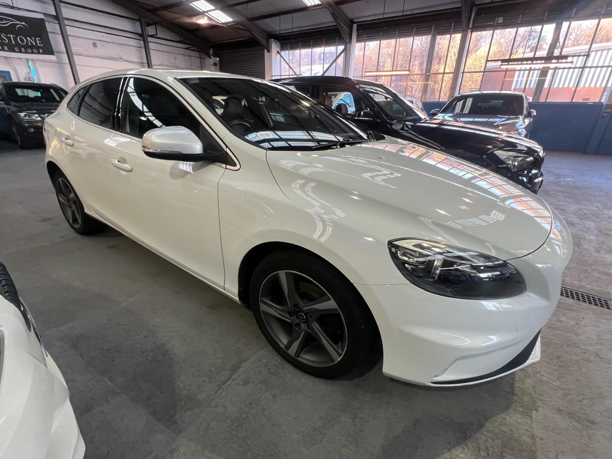 Volvo V40 - Image 6