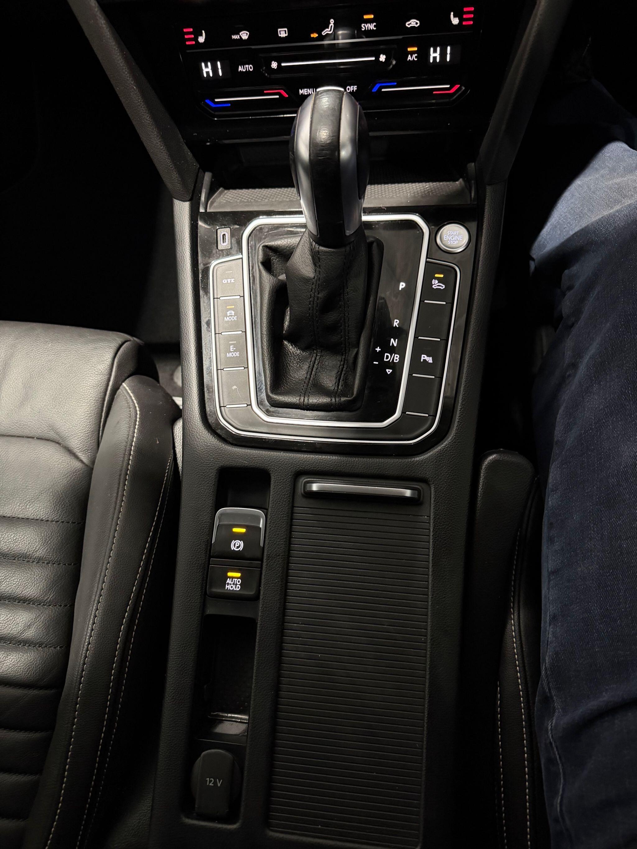 Volkswagen Passat - Image 9