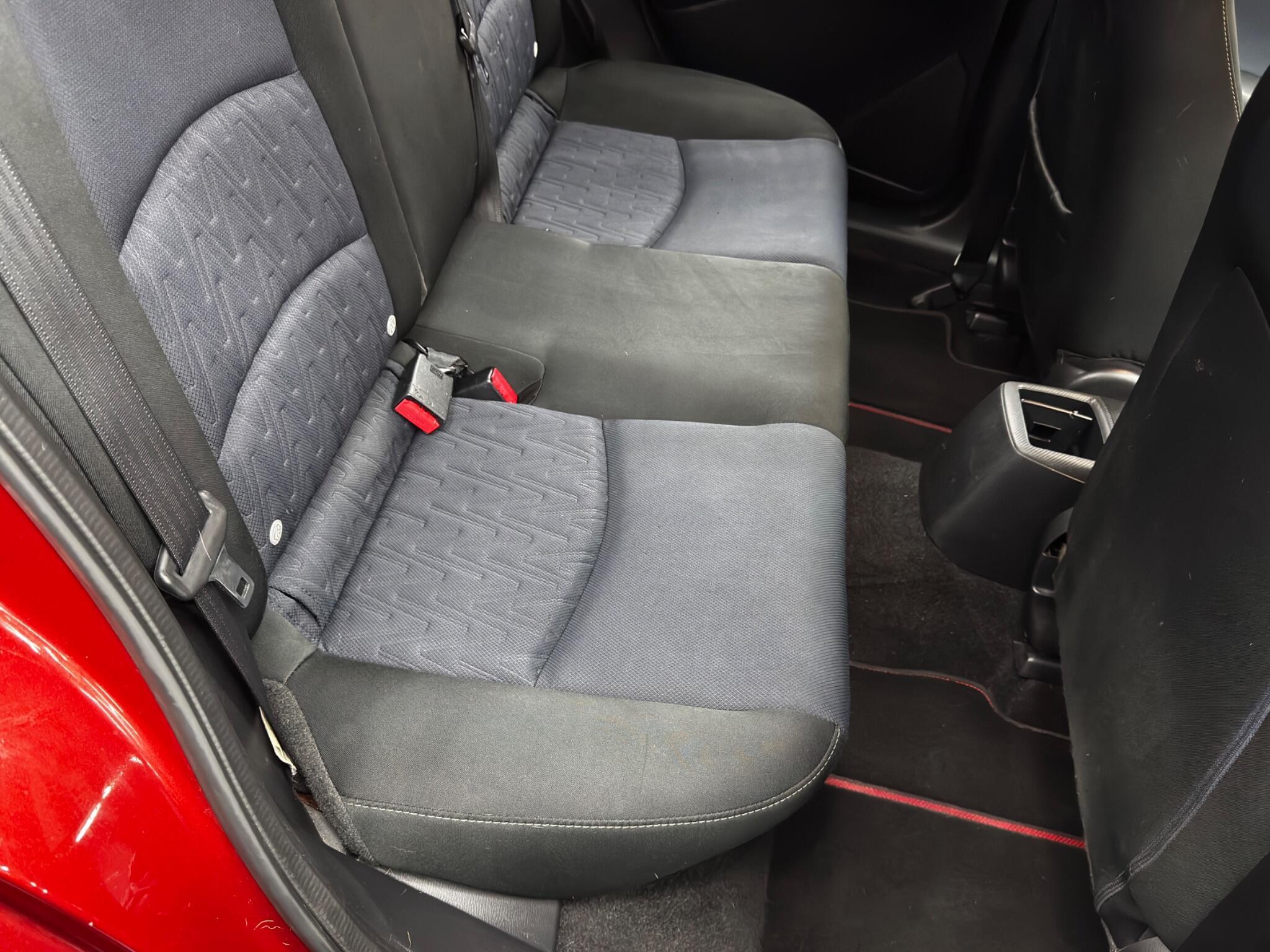 Mazda MAZDA2 - Image 15