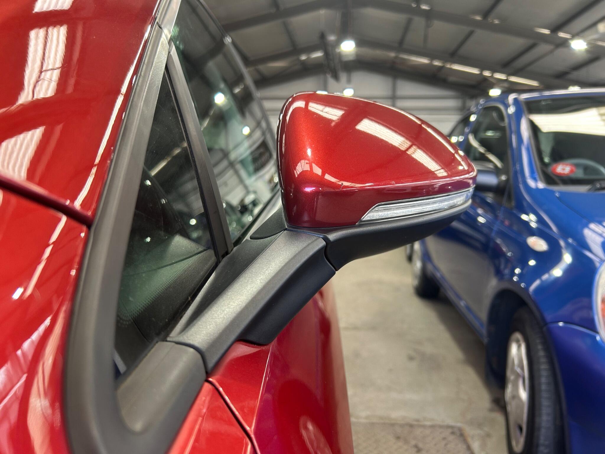 Volkswagen Golf - Image 33