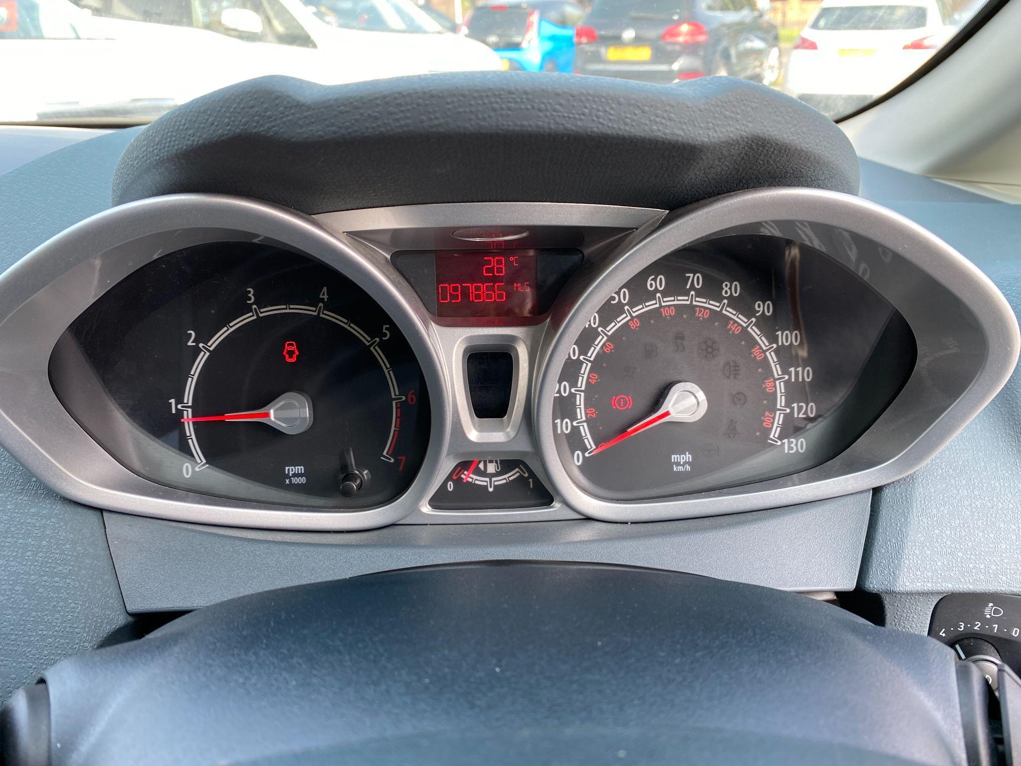 Ford Fiesta - Image 38