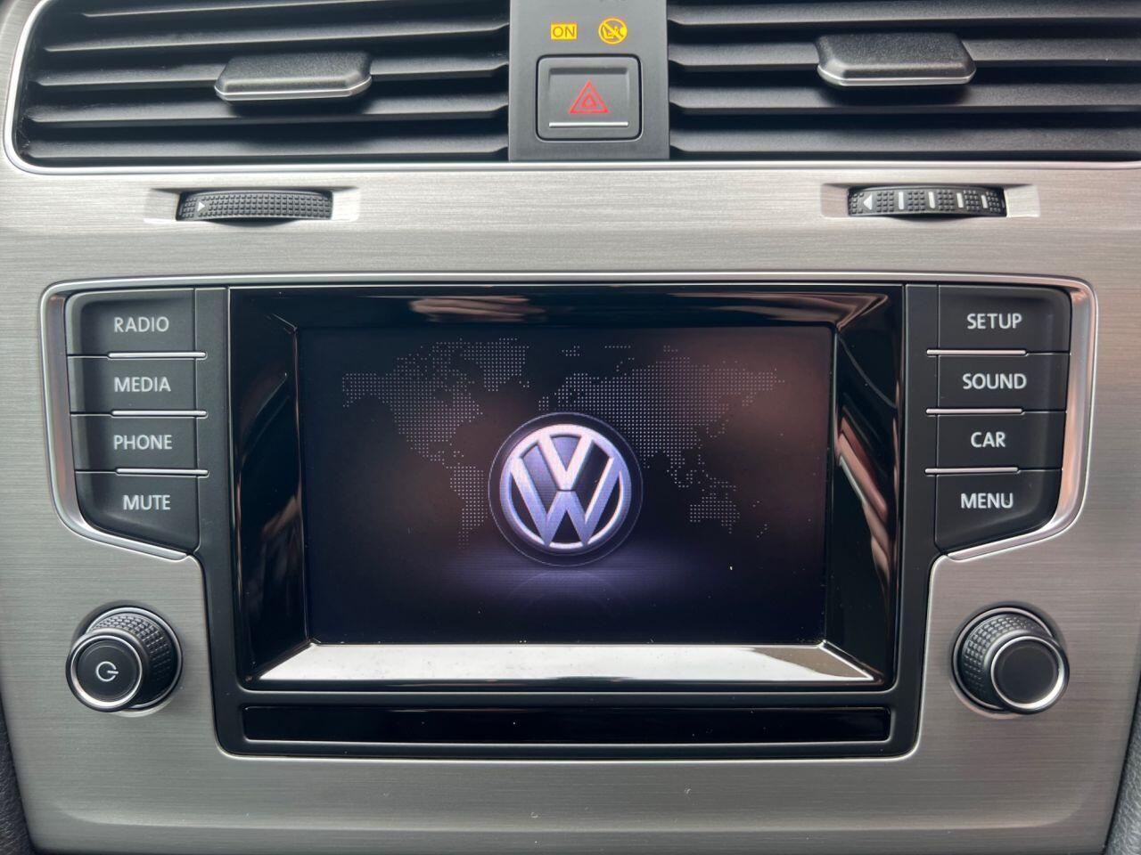 Volkswagen Golf - Image 22