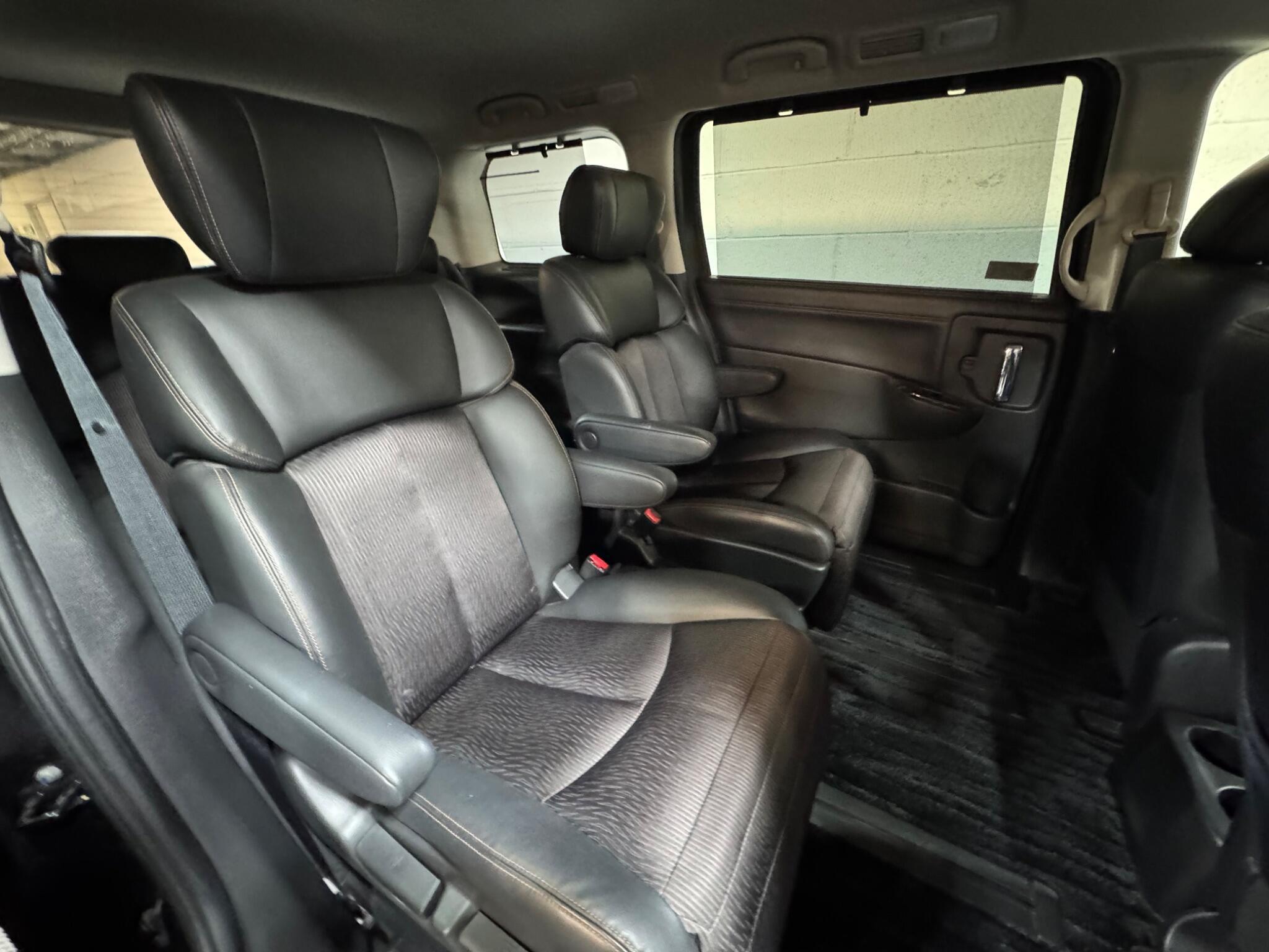 Nissan Elgrand - Image 12