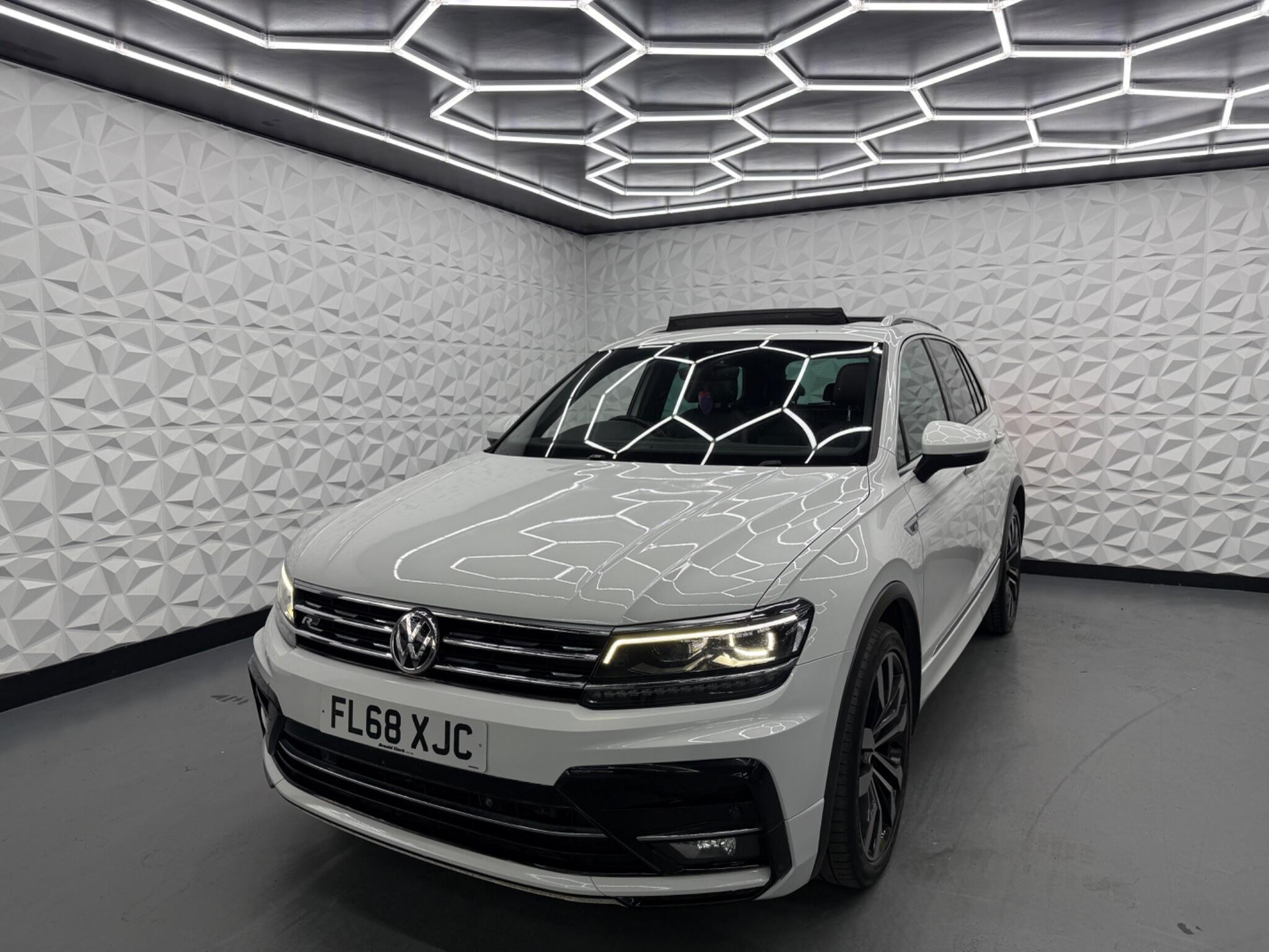 Volkswagen Tiguan - Image 6