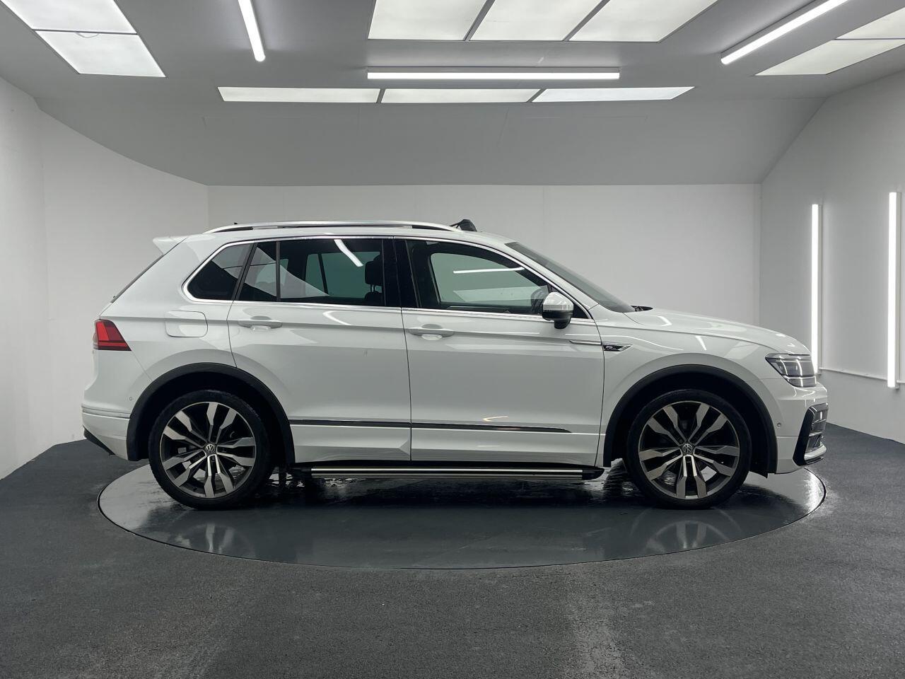 Volkswagen Tiguan - Image 20