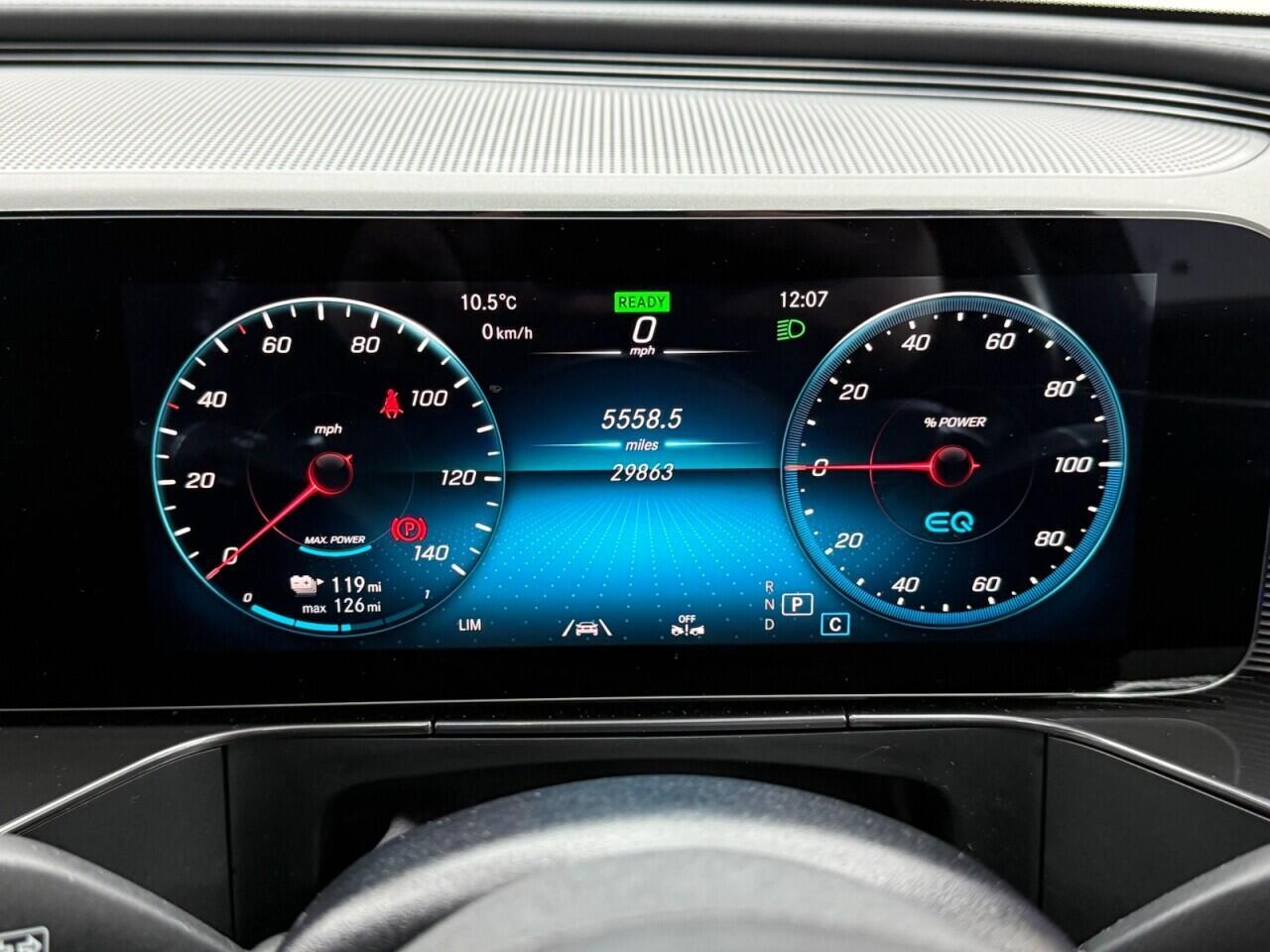 Mercedes Eqc - Image 21