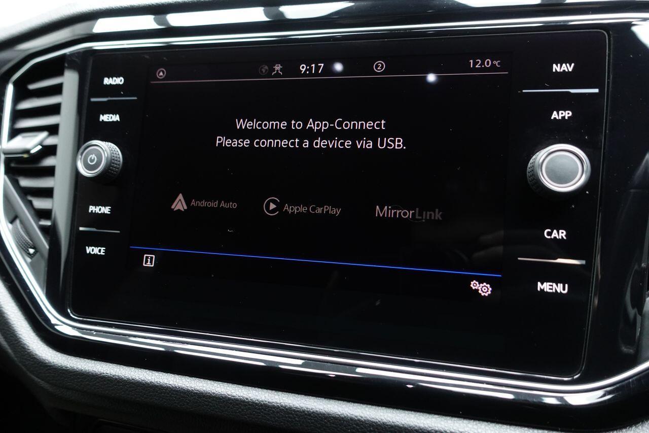 Volkswagen T-Roc - Image 2