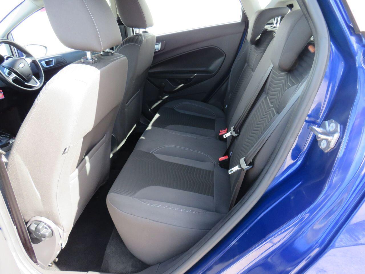 Ford Fiesta - Image 10