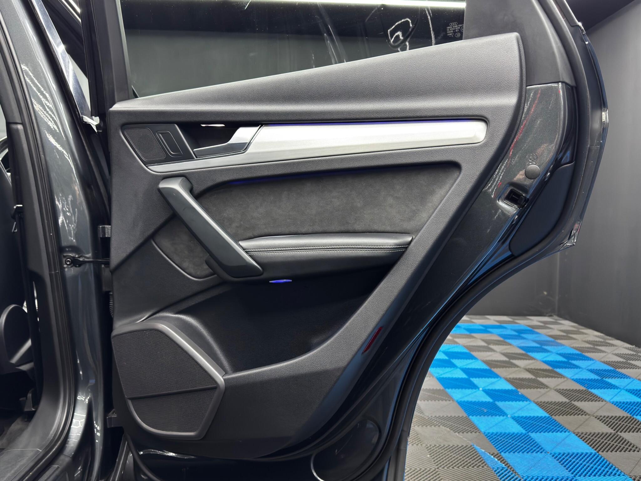 Audi SQ5 - Image 46
