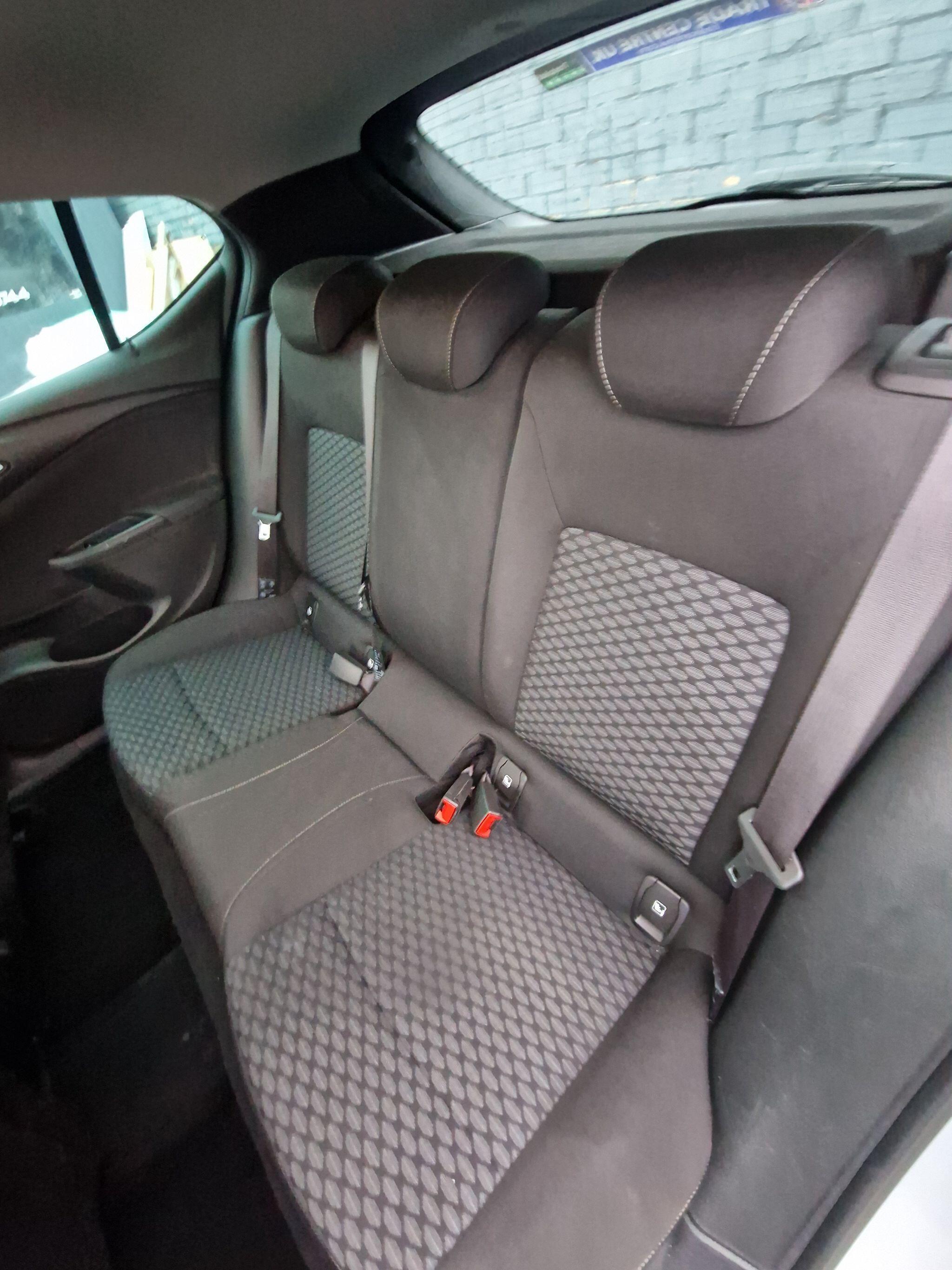 Vauxhall Astra - Image 39