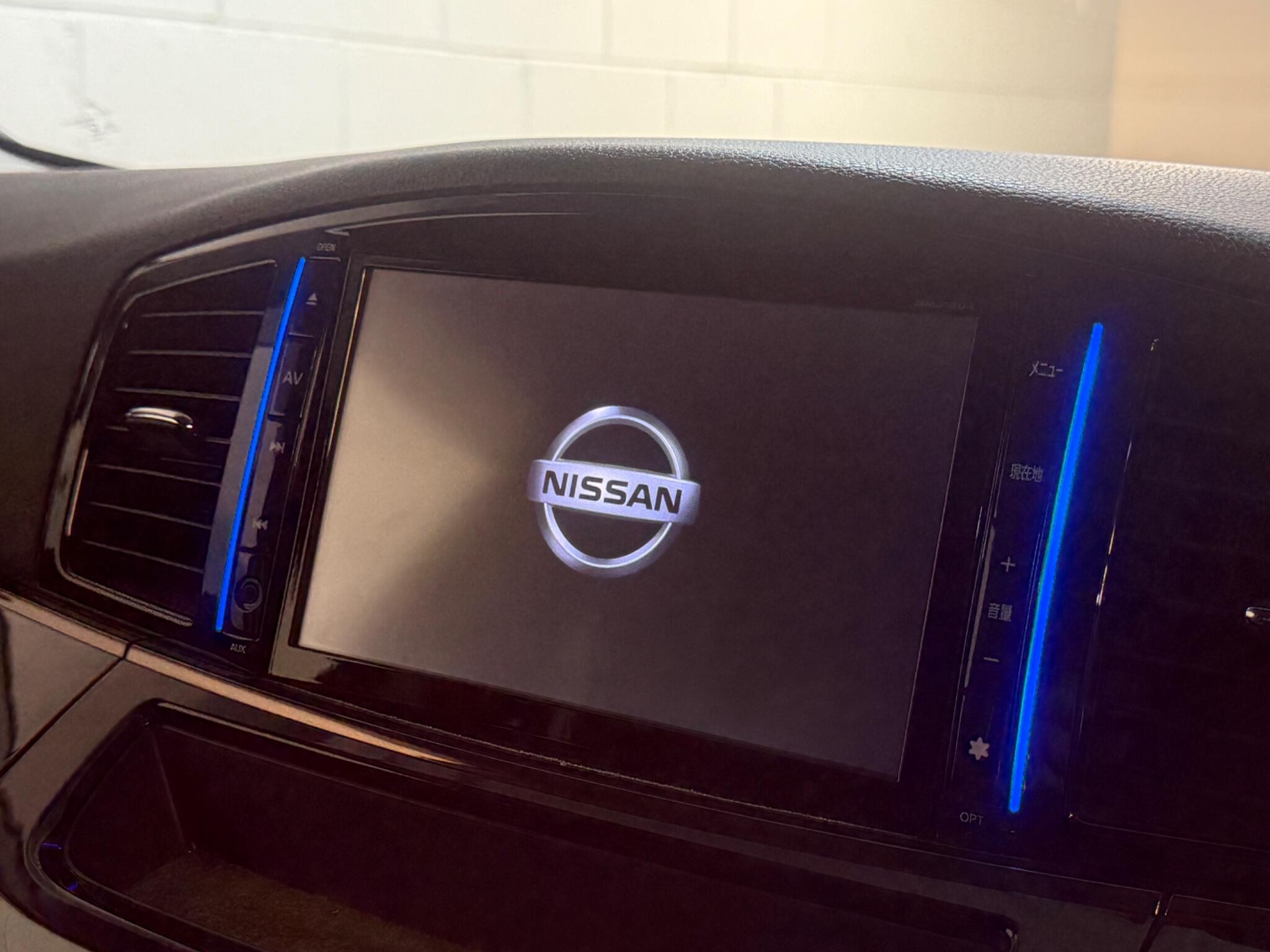 Nissan Elgrand - Image 17