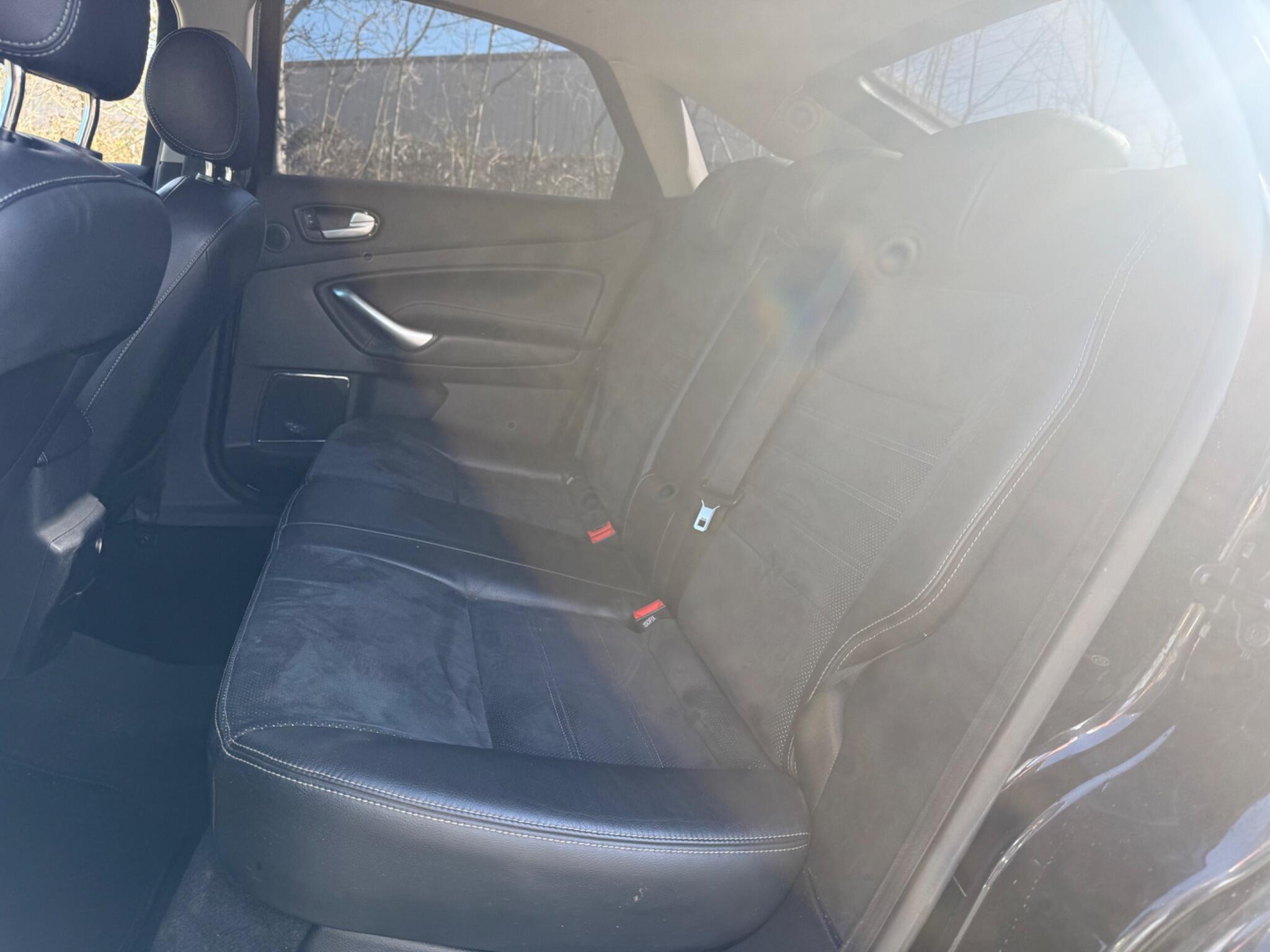 Ford Mondeo - Image 17