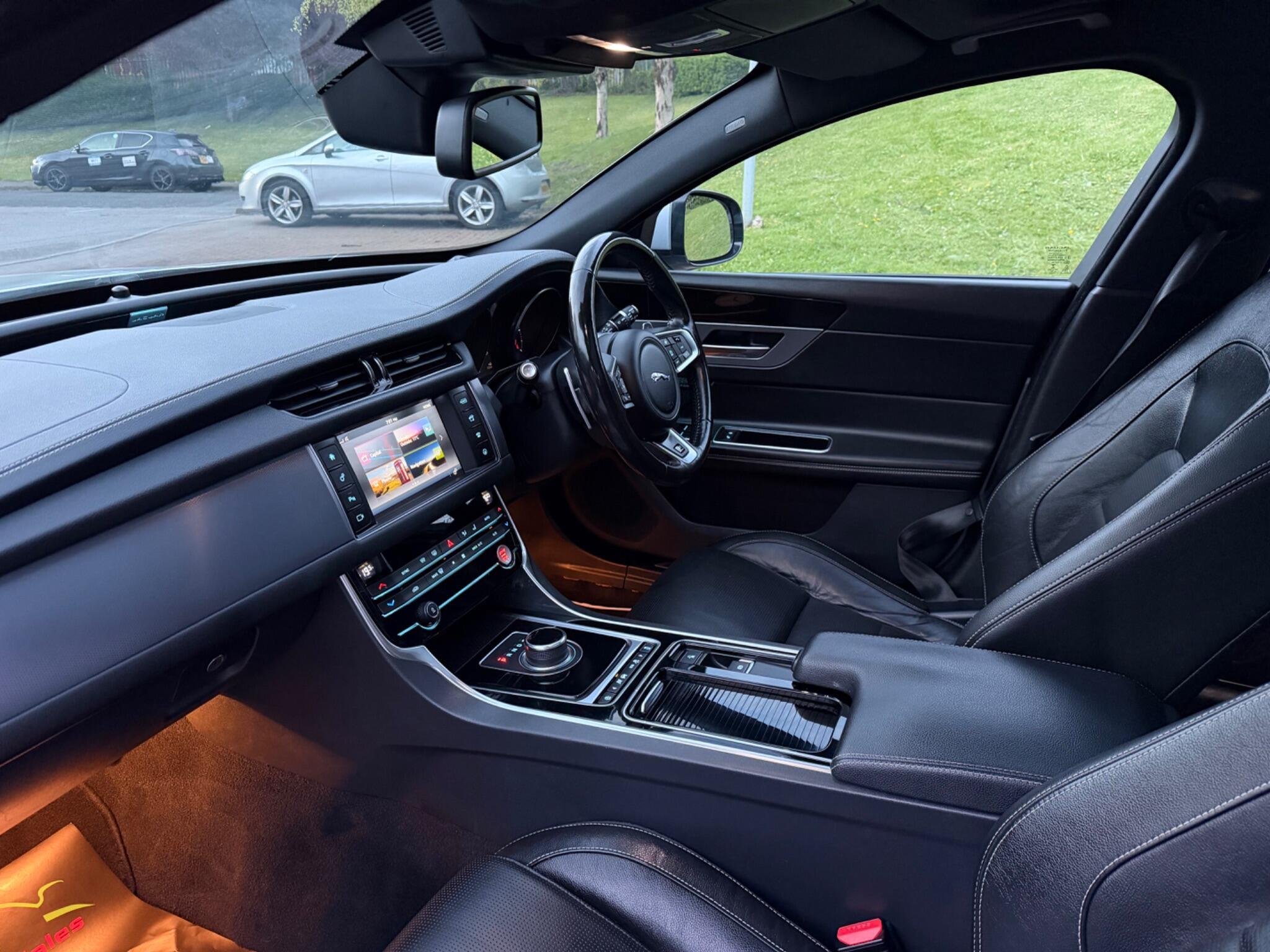 Jaguar XF - Image 50