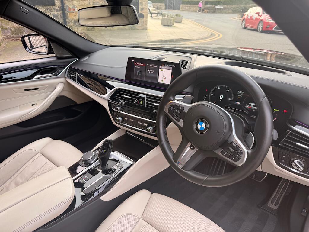 BMW 5 Series - Image 35