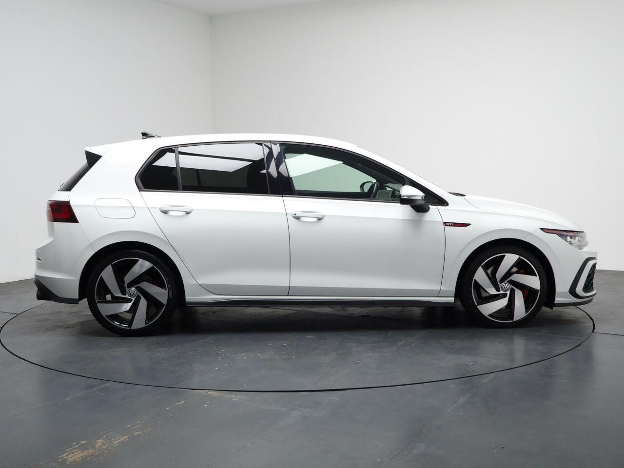 Volkswagen Golf - Image 14