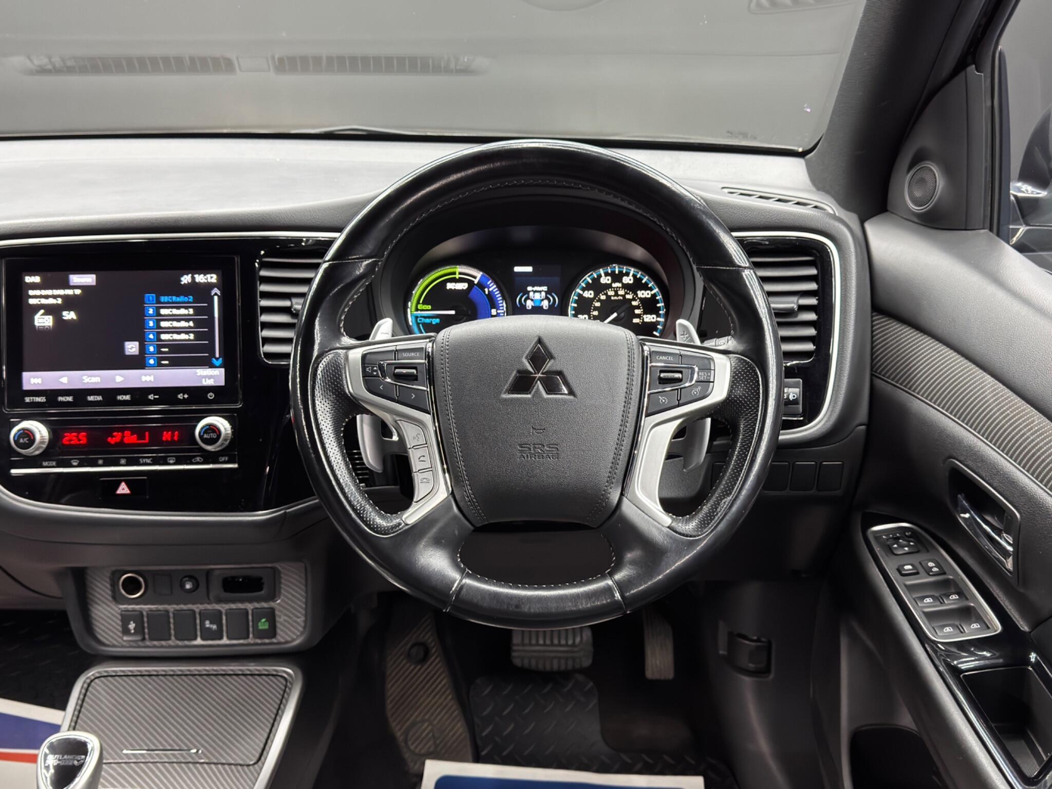 Mitsubishi Outlander - Image 18