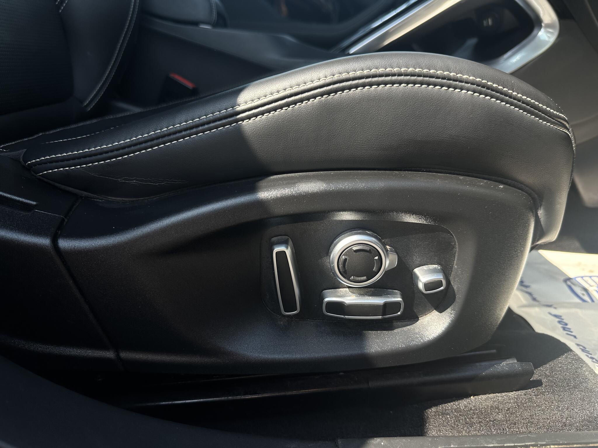 Jaguar I-Pace - Image 12