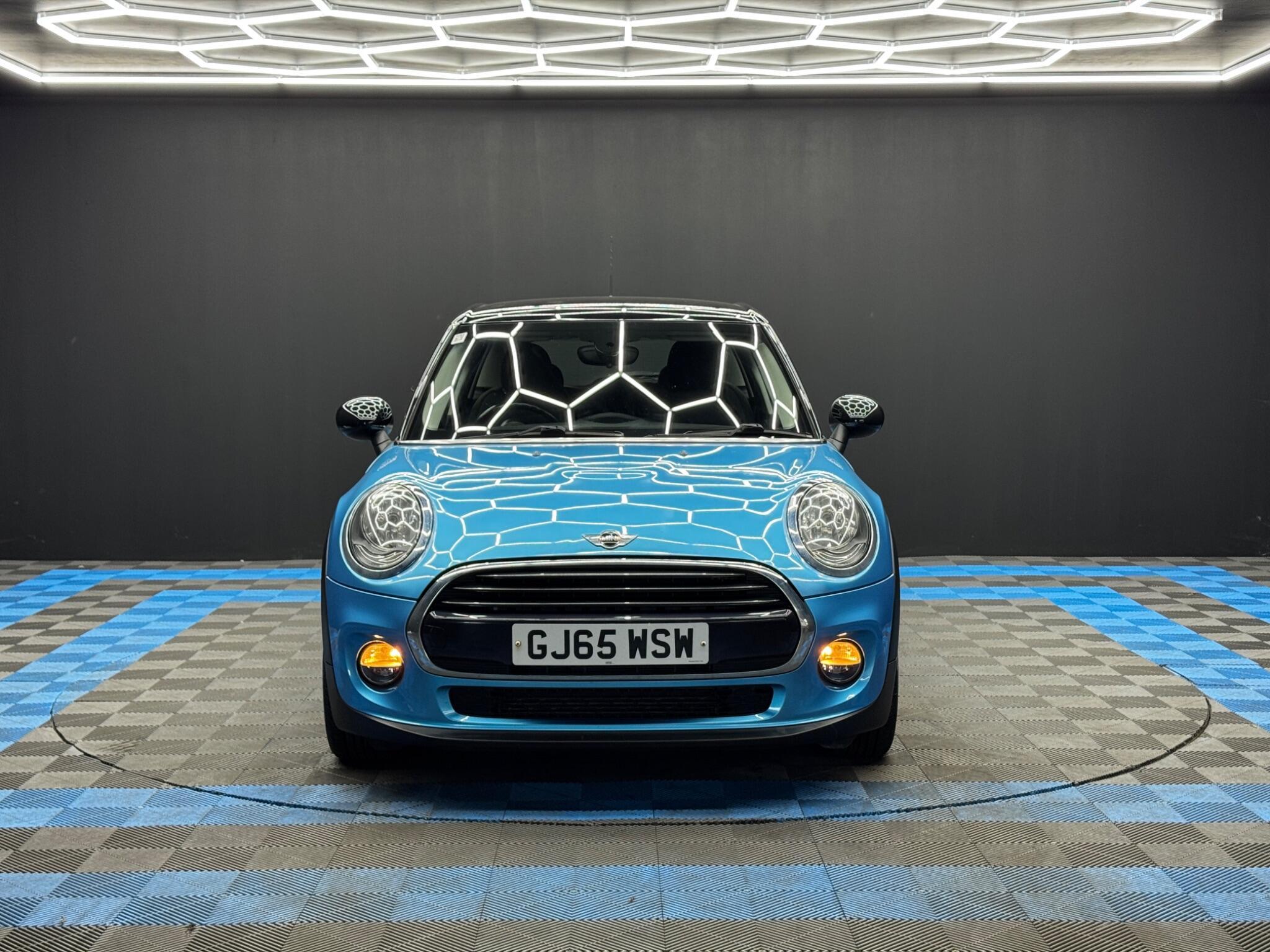 MINI Hatch - Image 2