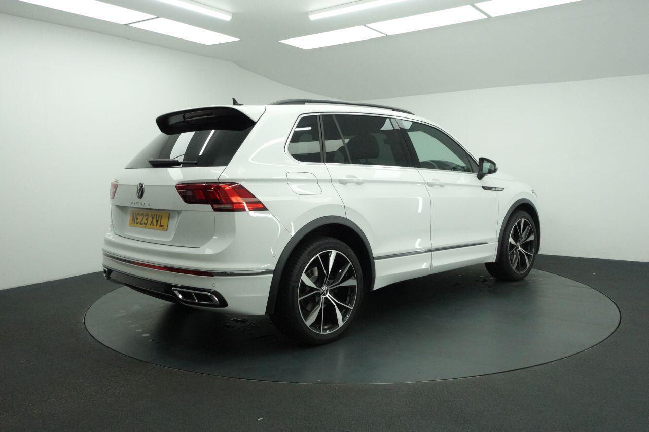 Volkswagen Tiguan - Image 11