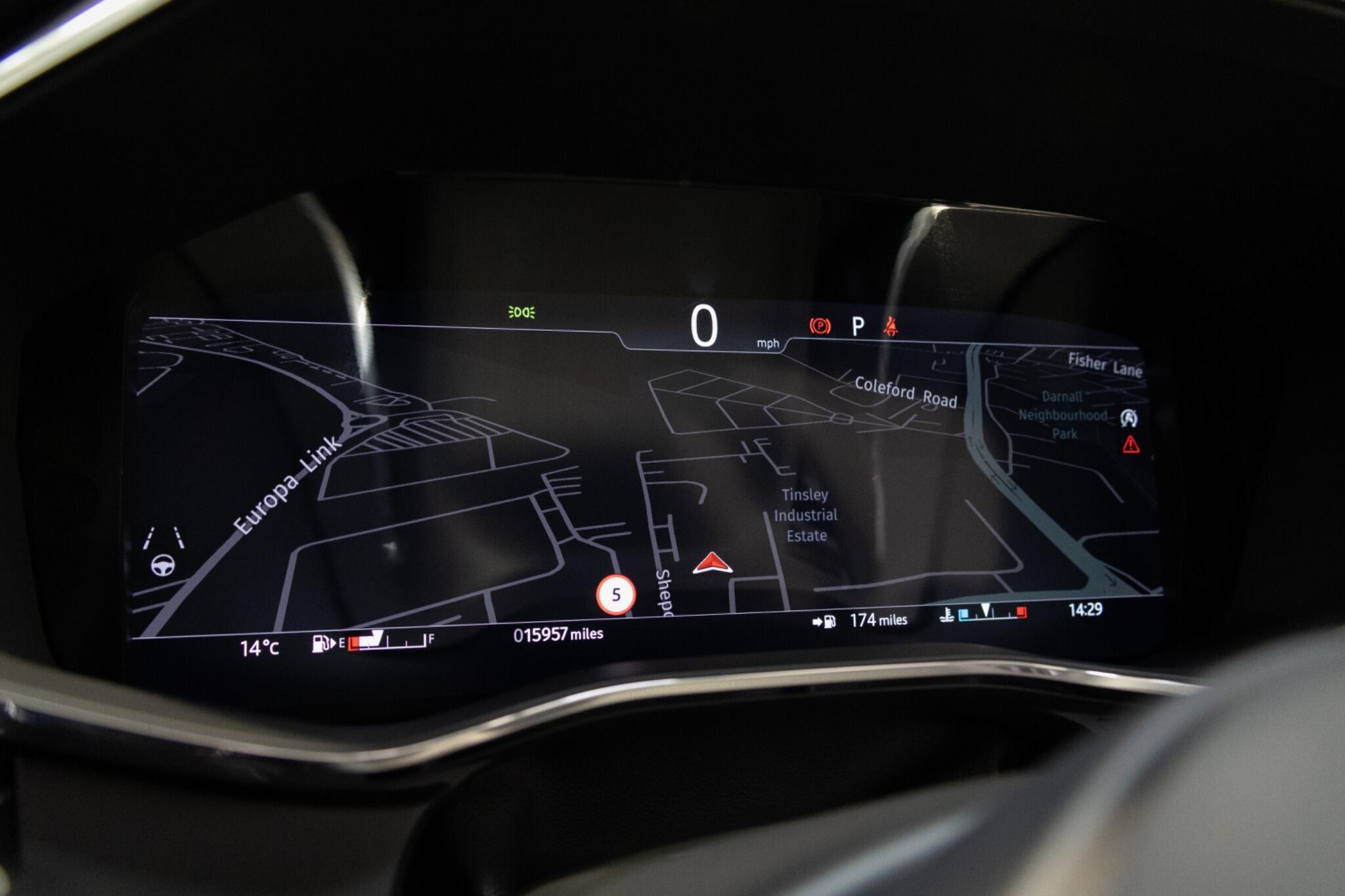 Jaguar F-Pace - Image 34