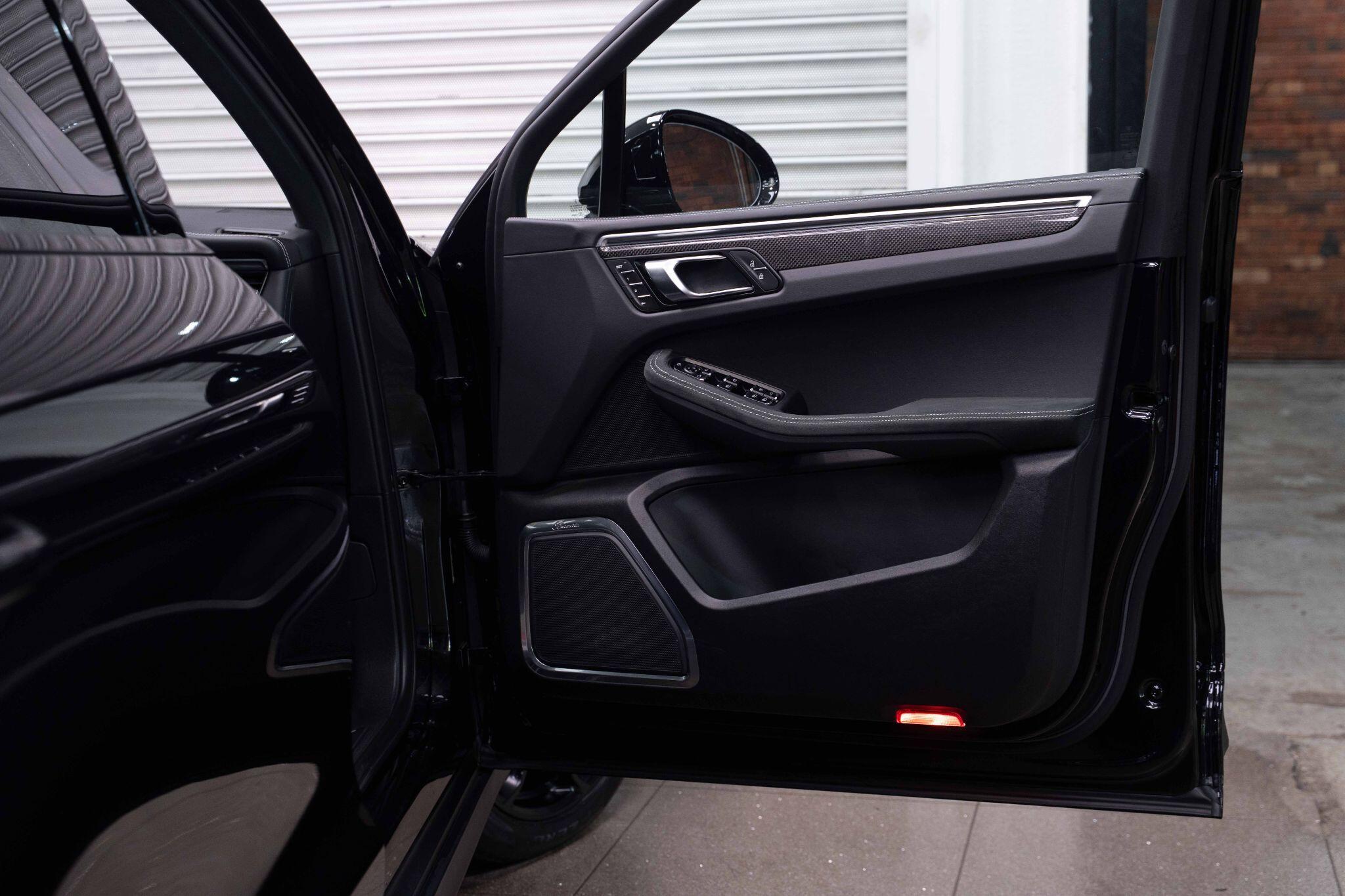 Porsche Macan - Image 26