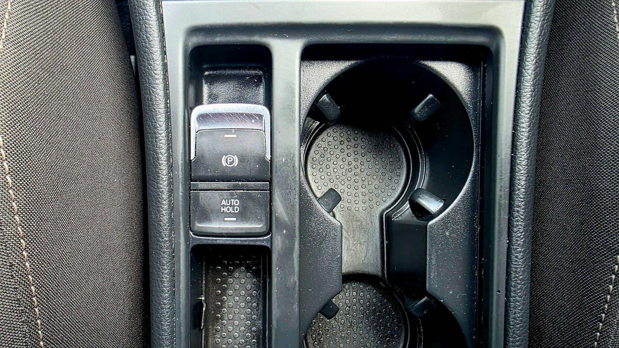 Volkswagen Golf - Image 27