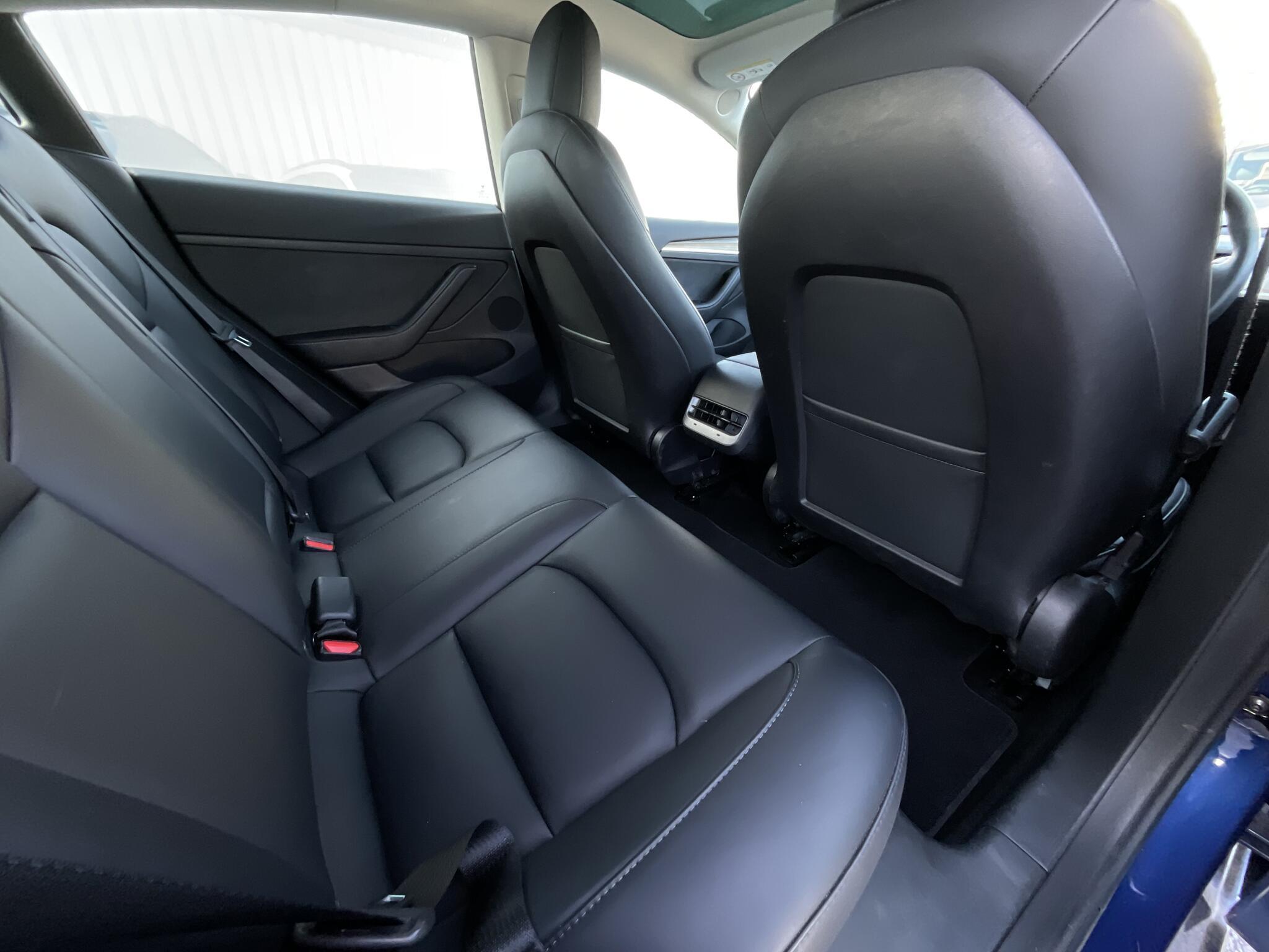 Tesla Model 3 - Image 10