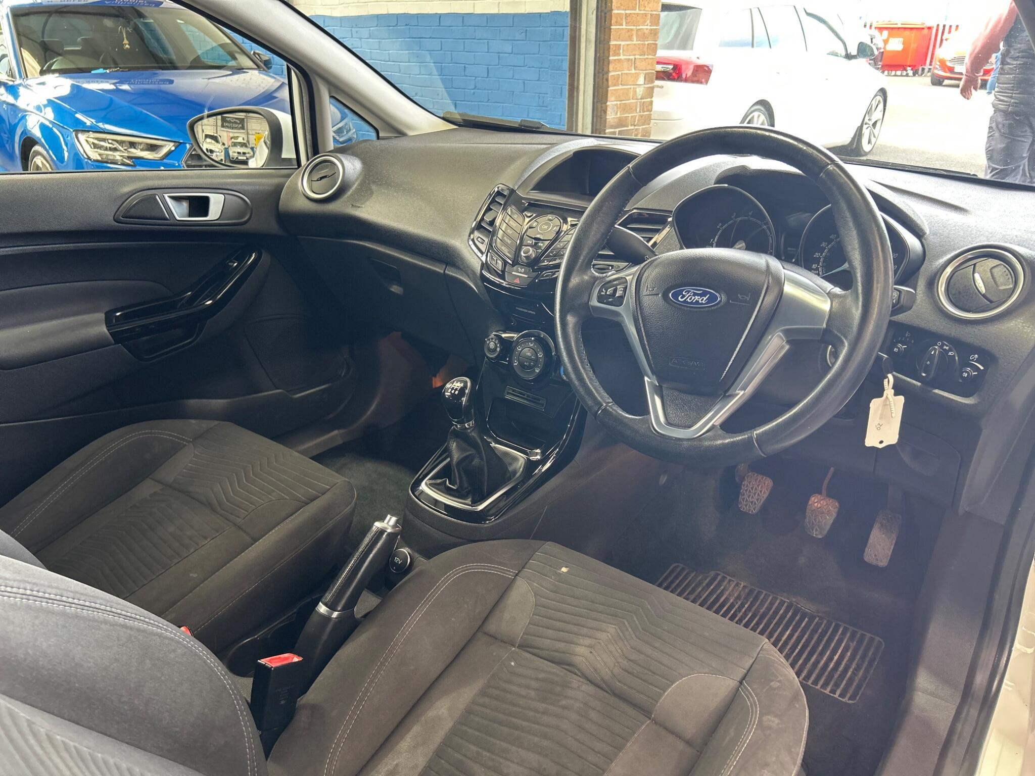 Ford Fiesta - Image 11
