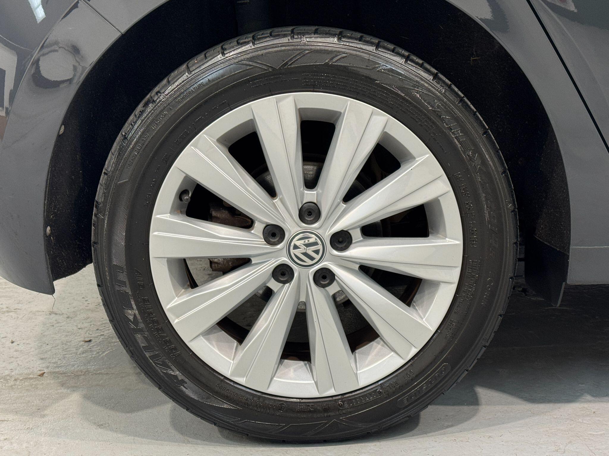 Volkswagen Polo - Image 22