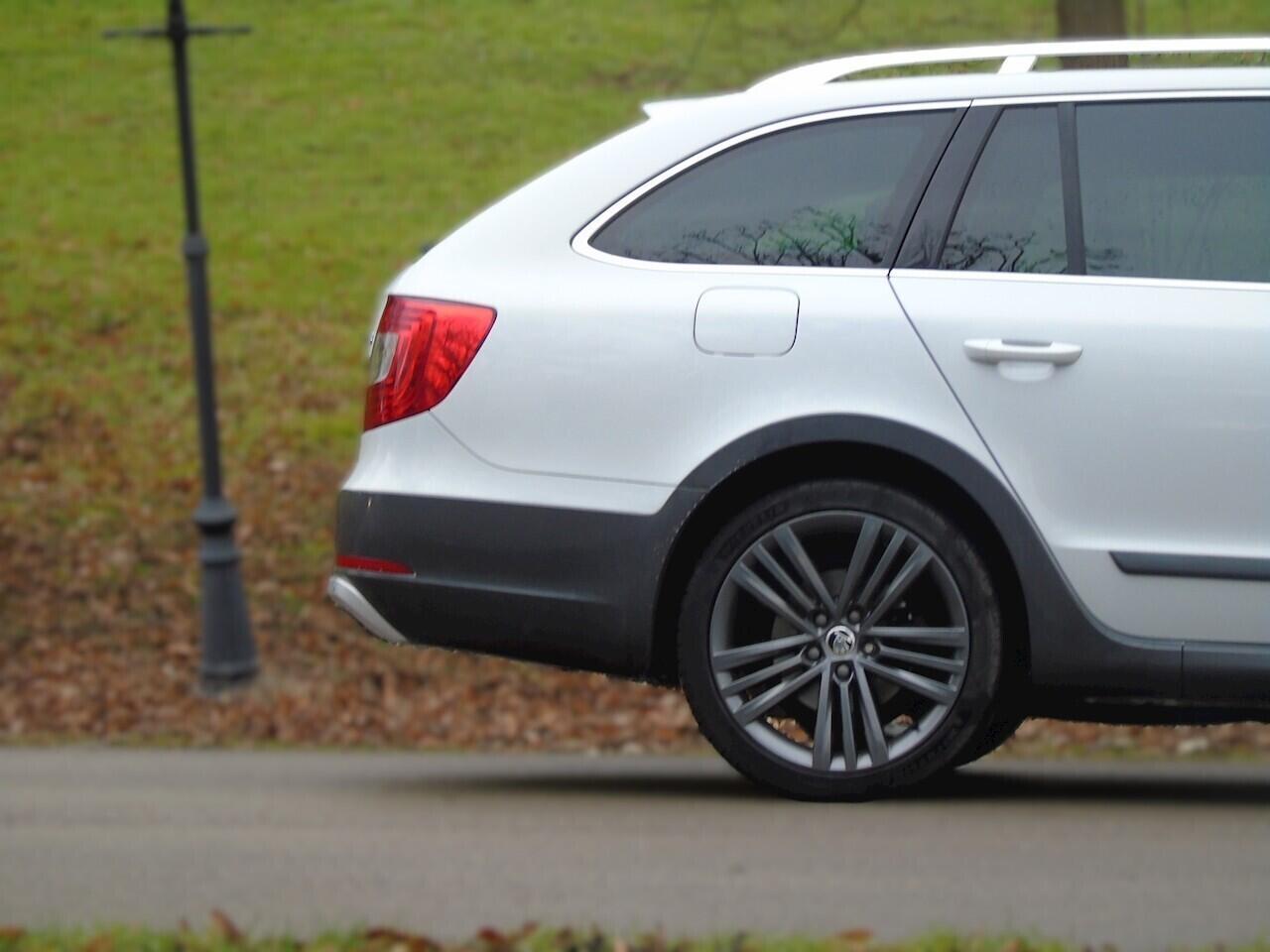 Skoda Superb - Image 20