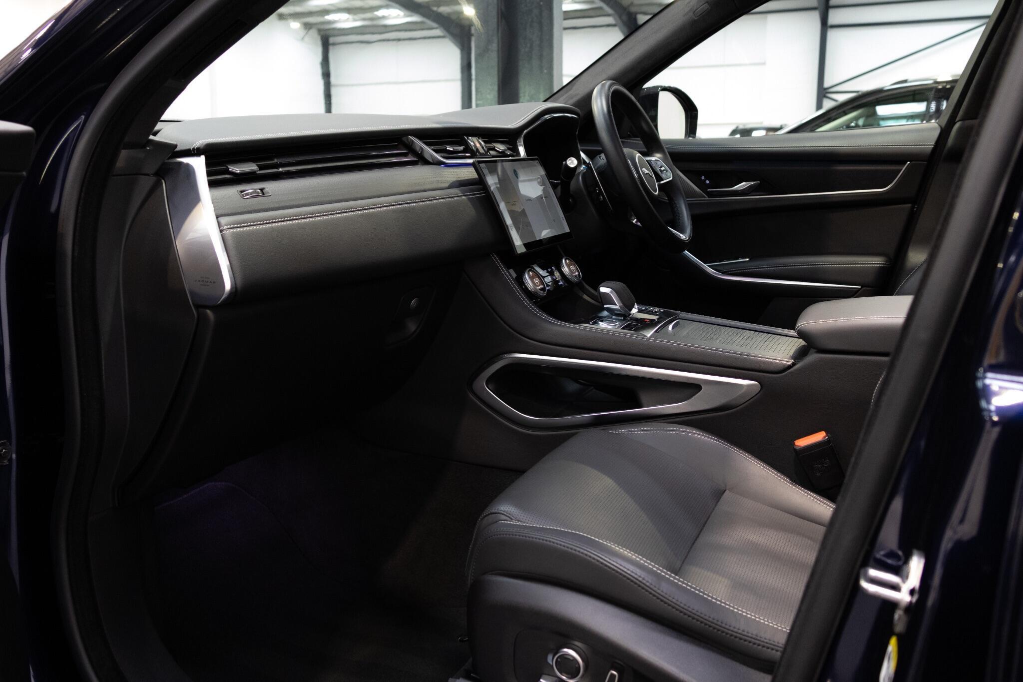 Jaguar F-Pace - Image 15