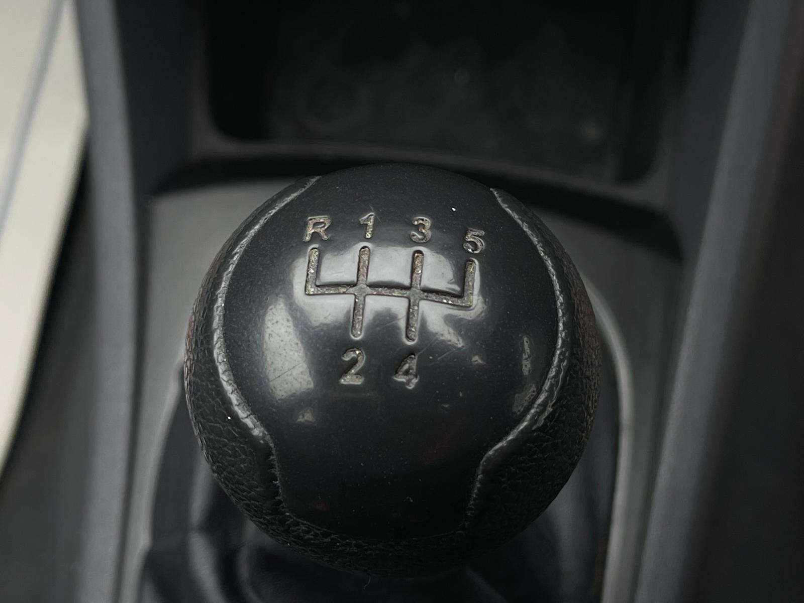 Kia Rio - Image 17