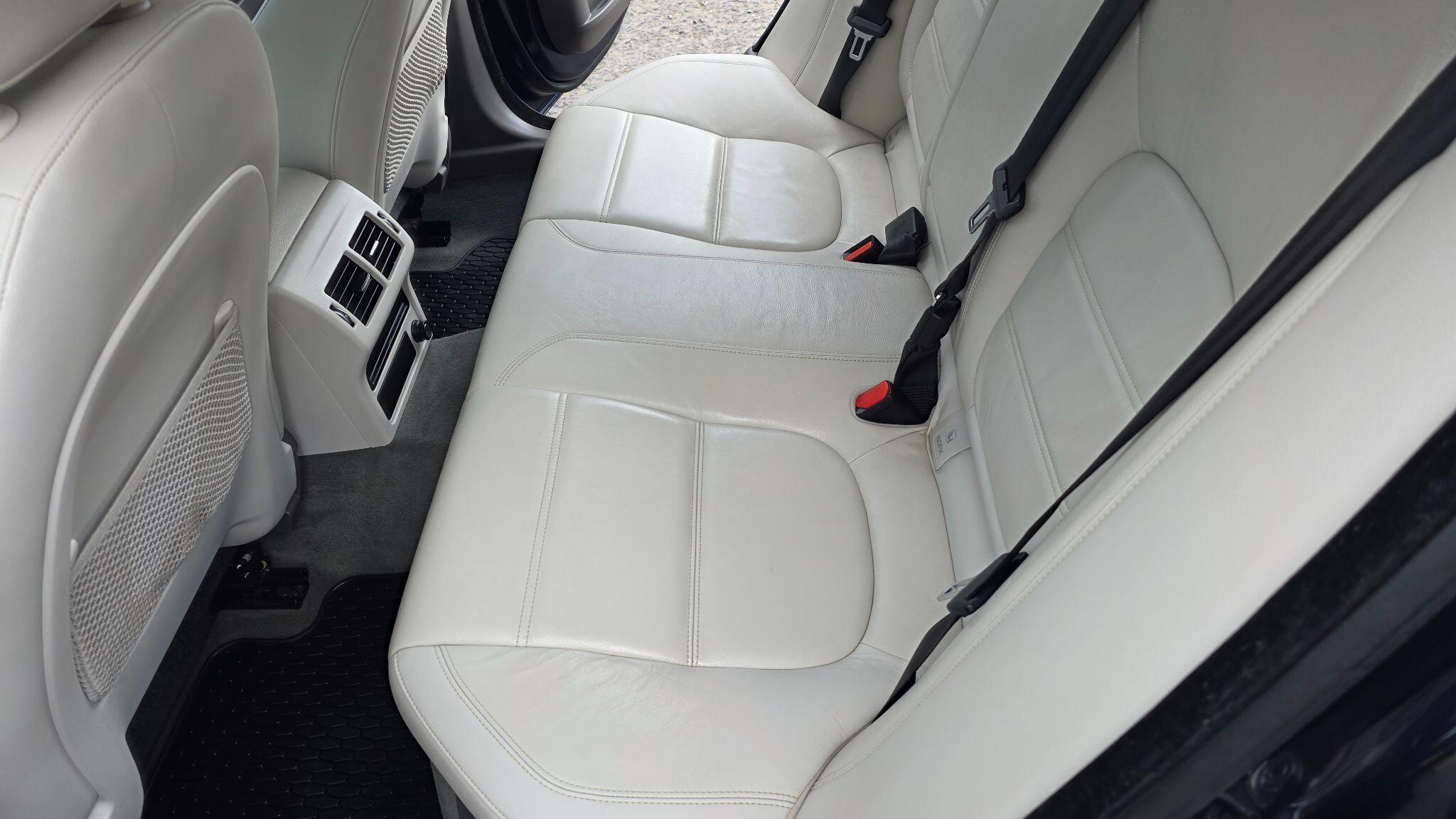 Jaguar XE - Image 35