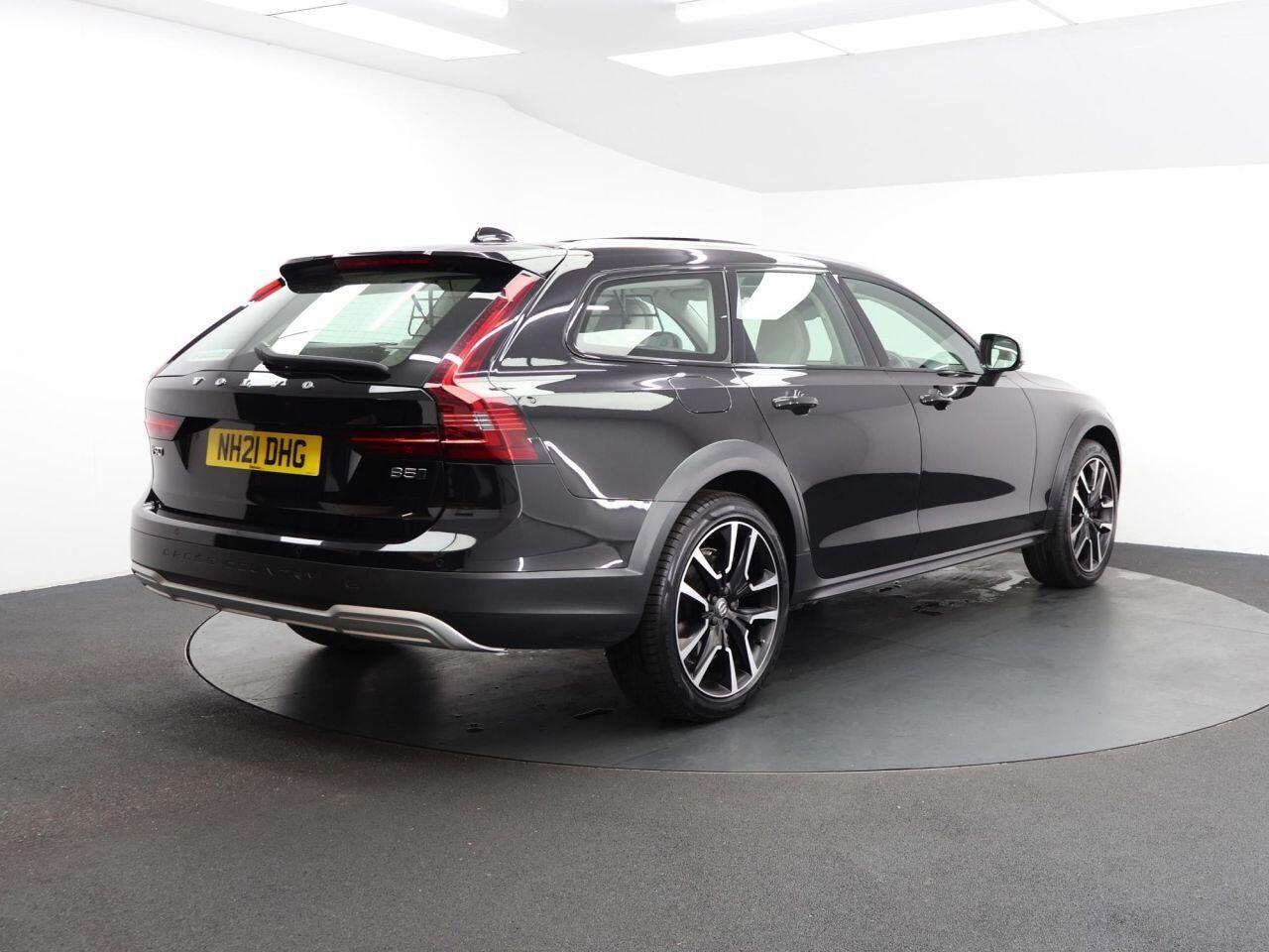 Volvo V90 CROSS COUNTRY - Image 9