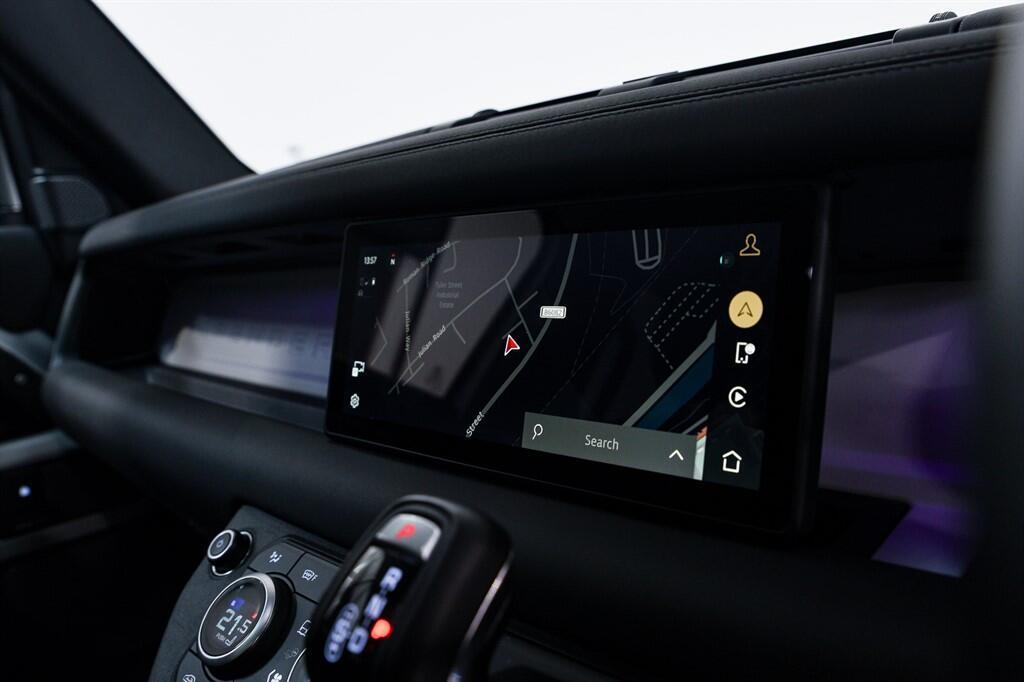 Land Rover Defender 110 - Image 23