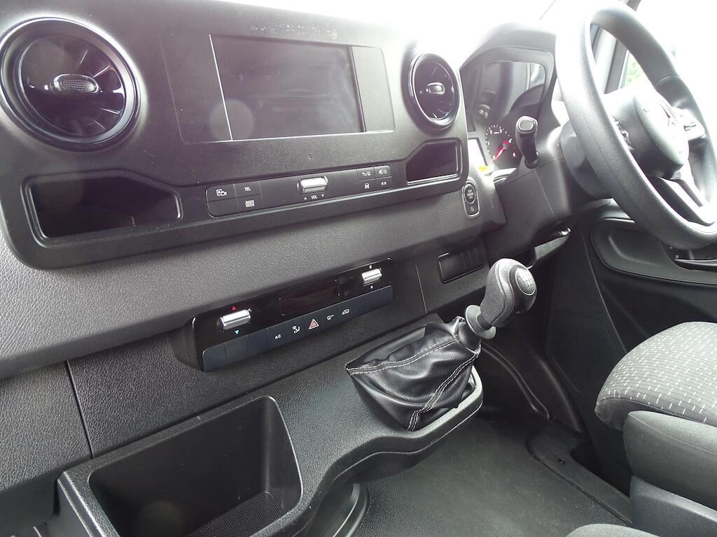 Mercedes Sprinter - Image 13