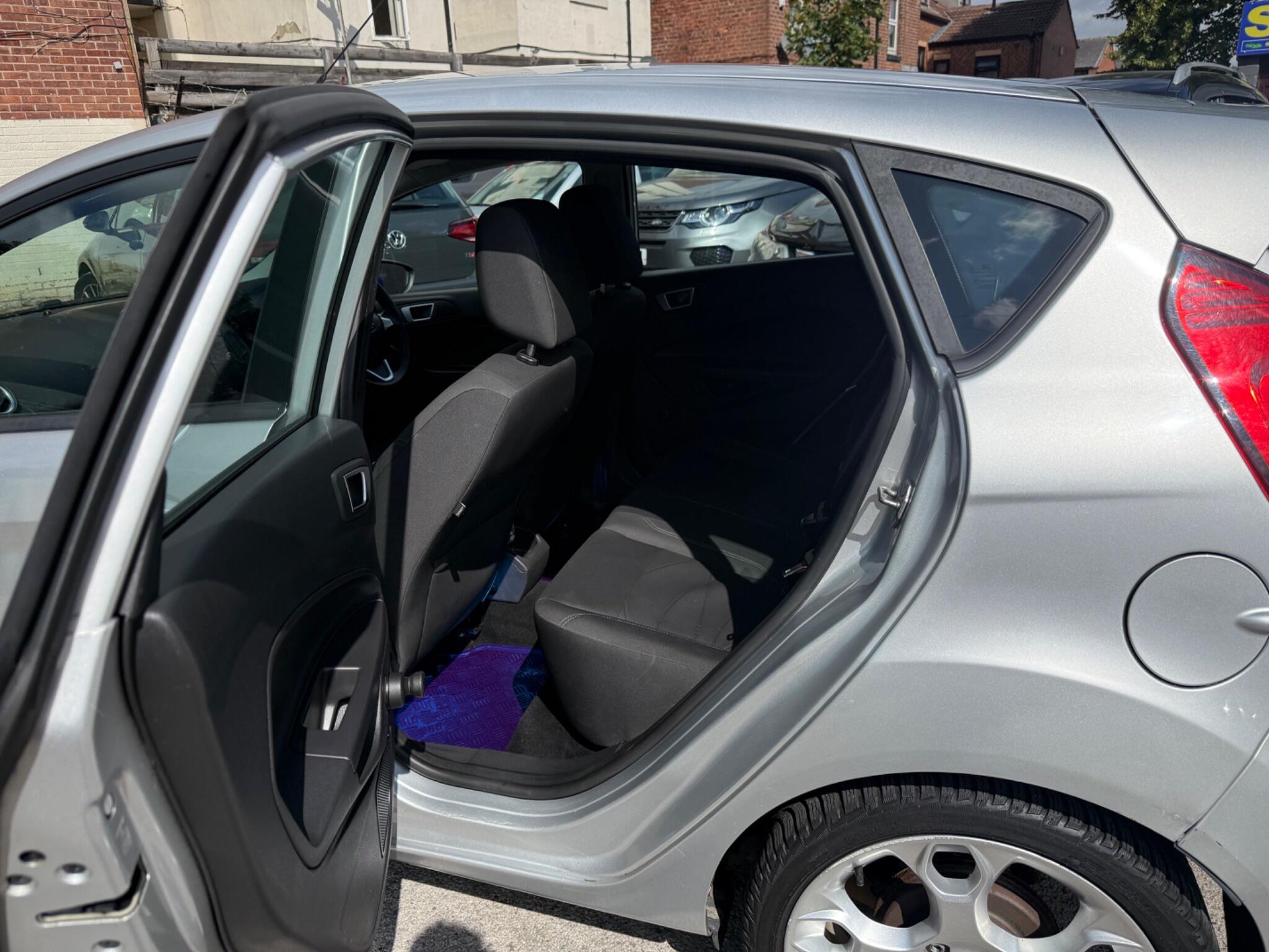 Ford Fiesta - Image 20