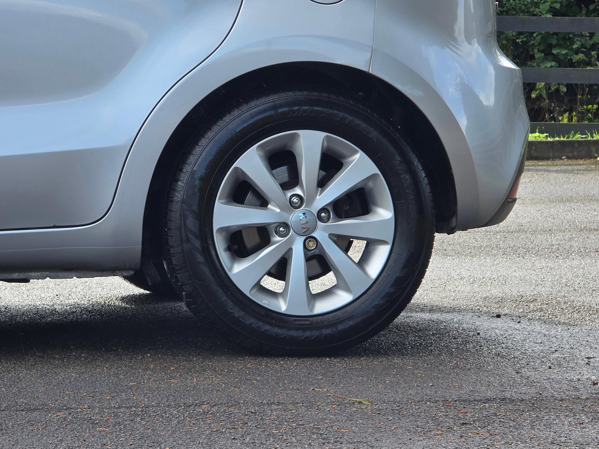 Kia Rio - Image 17