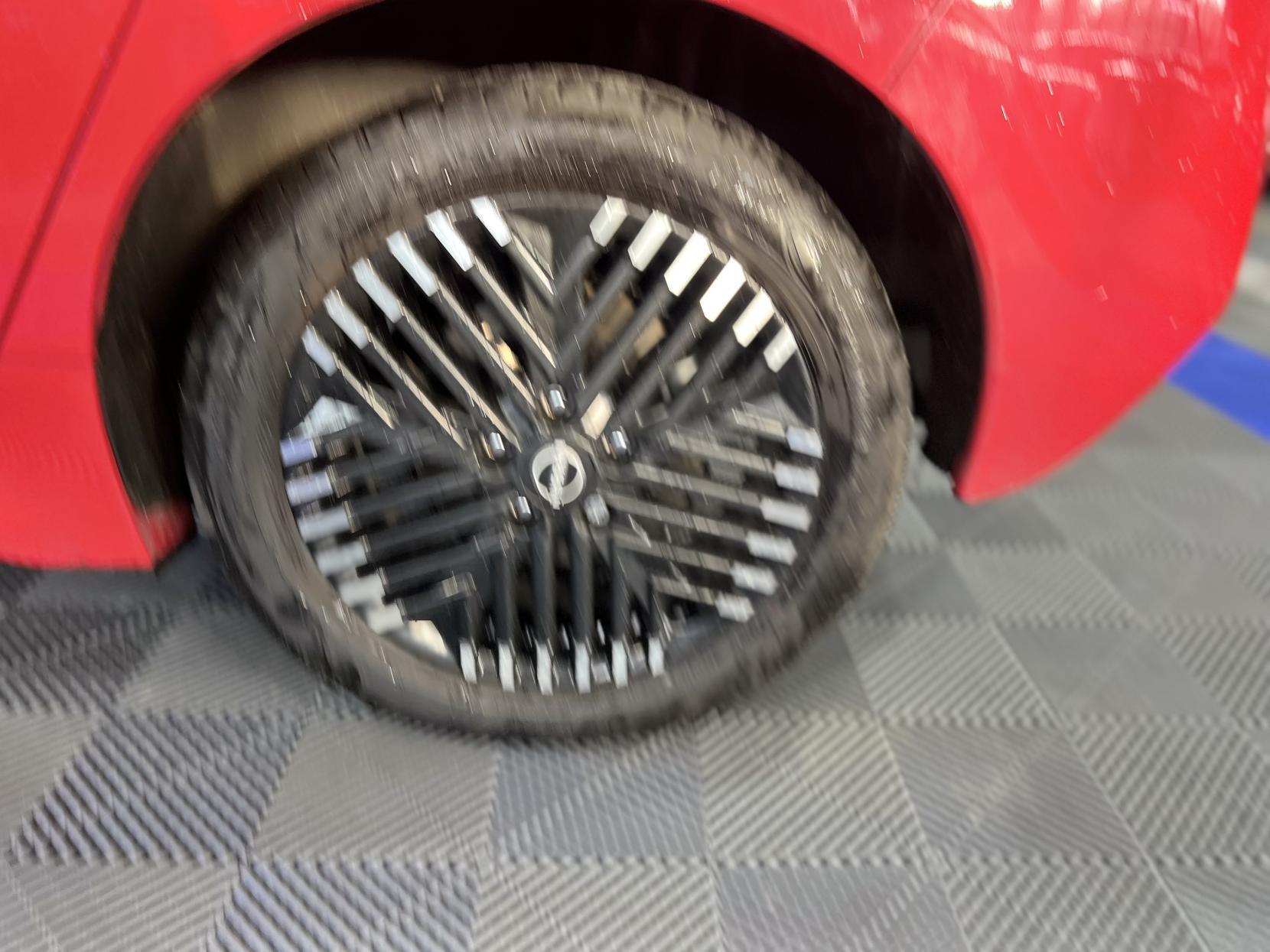 Nissan Leaf - Image 17