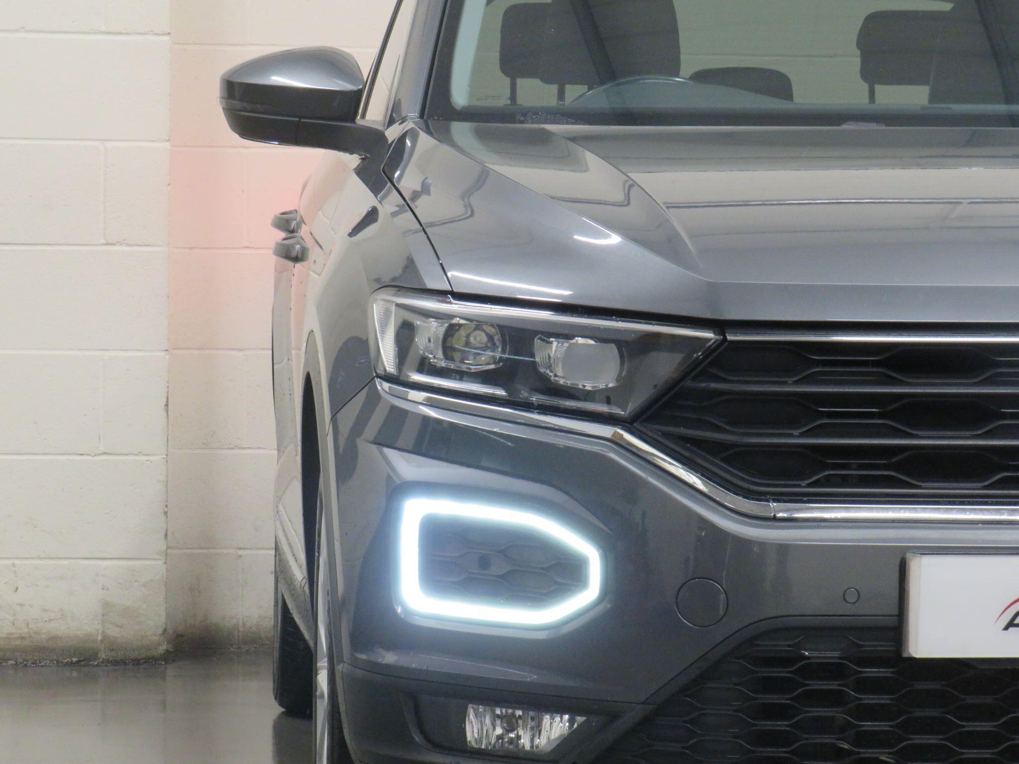 Volkswagen T-Roc - Image 18