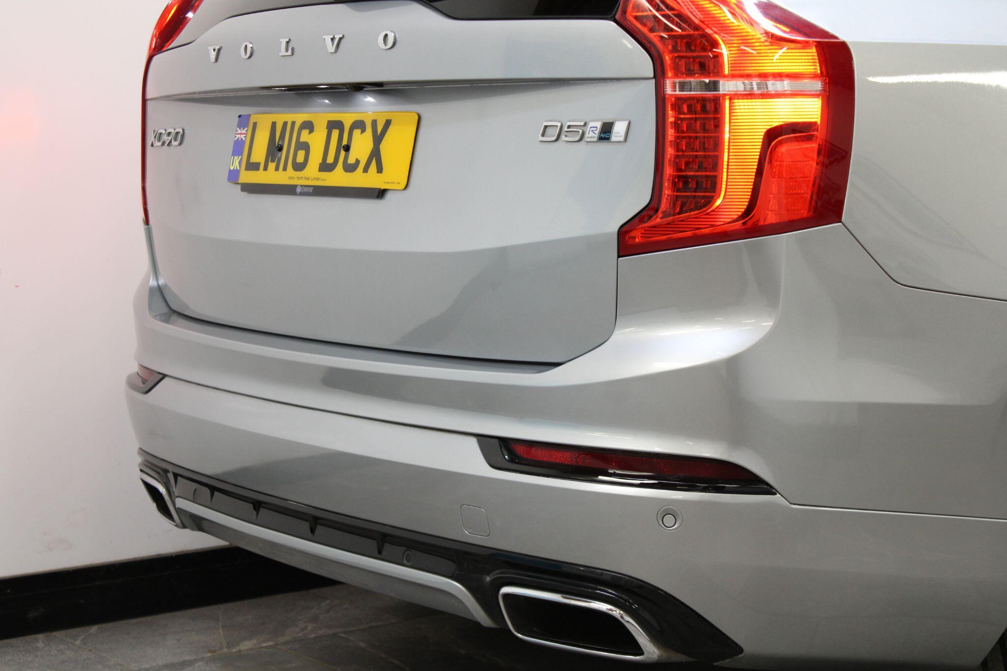 Volvo XC90 - Image 11