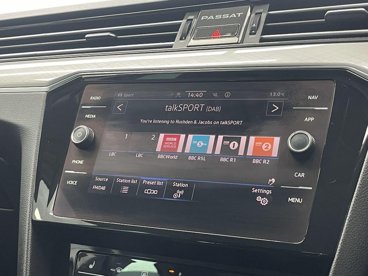 Volkswagen Passat - Image 41