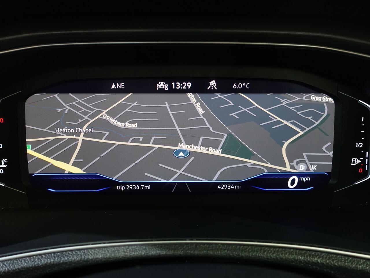 Volkswagen T-Roc - Image 6