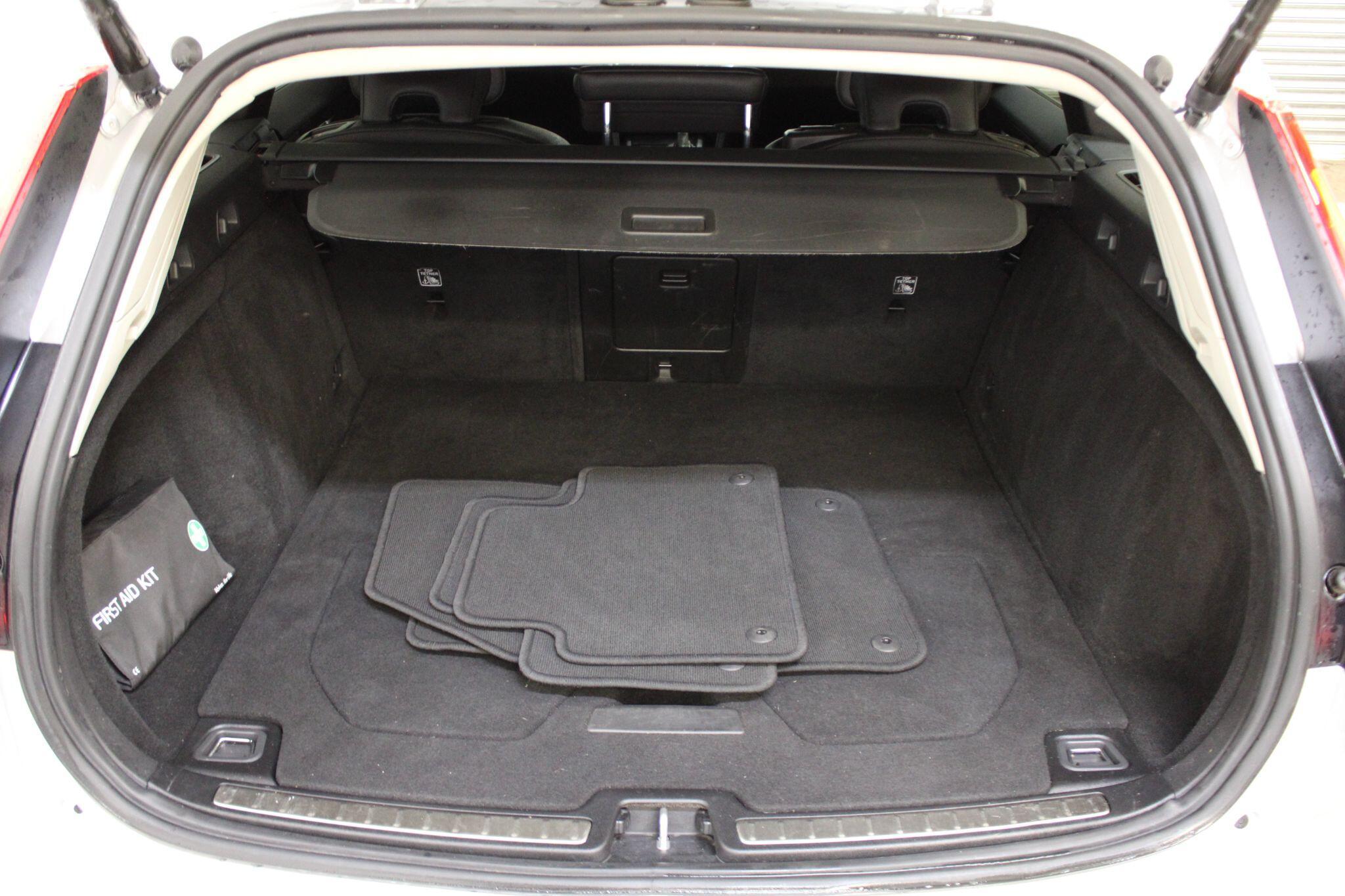 Volvo V60 - Image 16