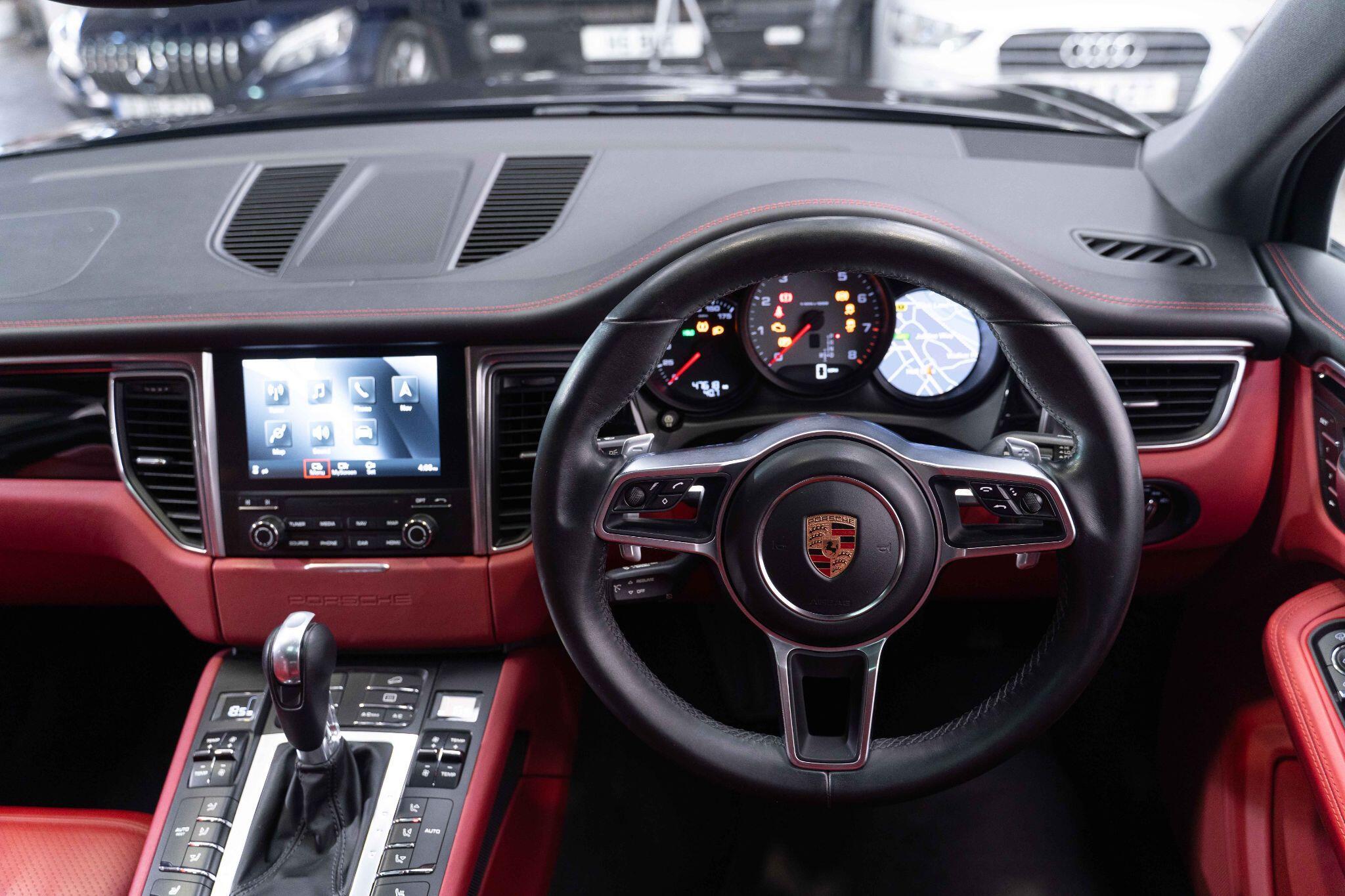 Porsche Macan - Image 11