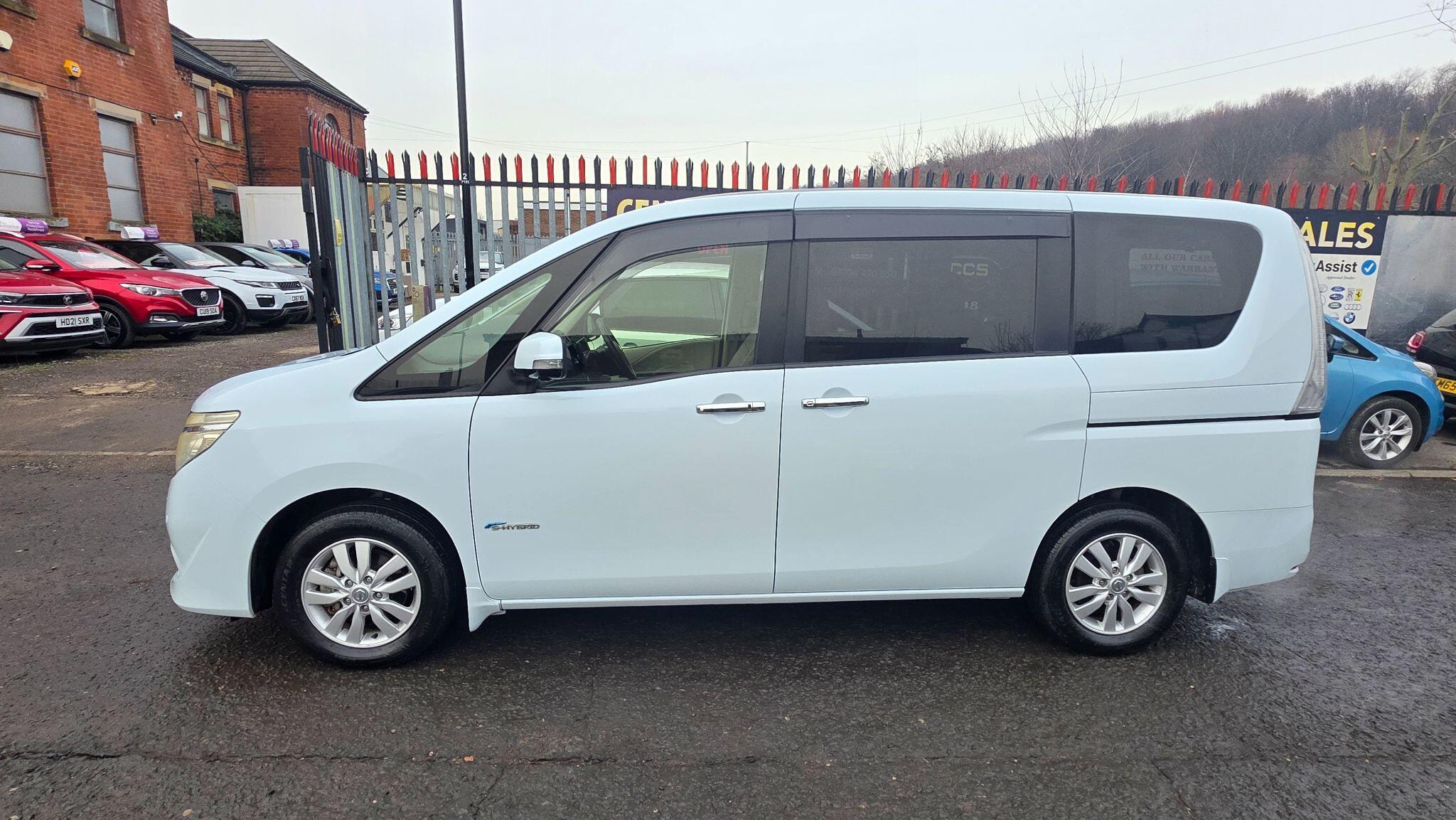 Nissan Serena - Image 16